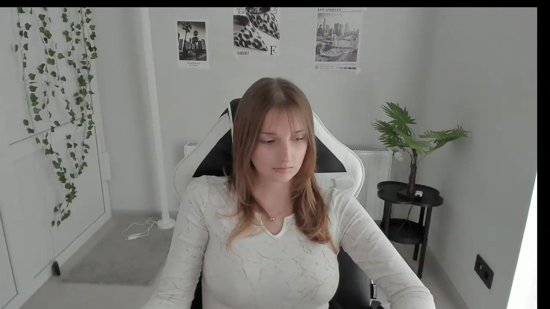 Gallery image thumbnail from Lissa_Stars's myfreecams stream on, 05/29/2026, 13:15 image 19 of 20