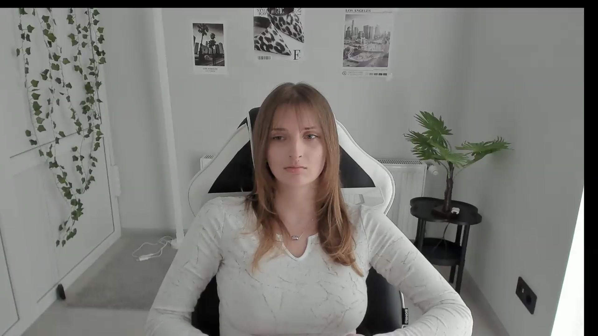 Gallery image thumbnail from Lissa_Stars's myfreecams stream on, 05/29/2026, 13:15 image 20 of 20