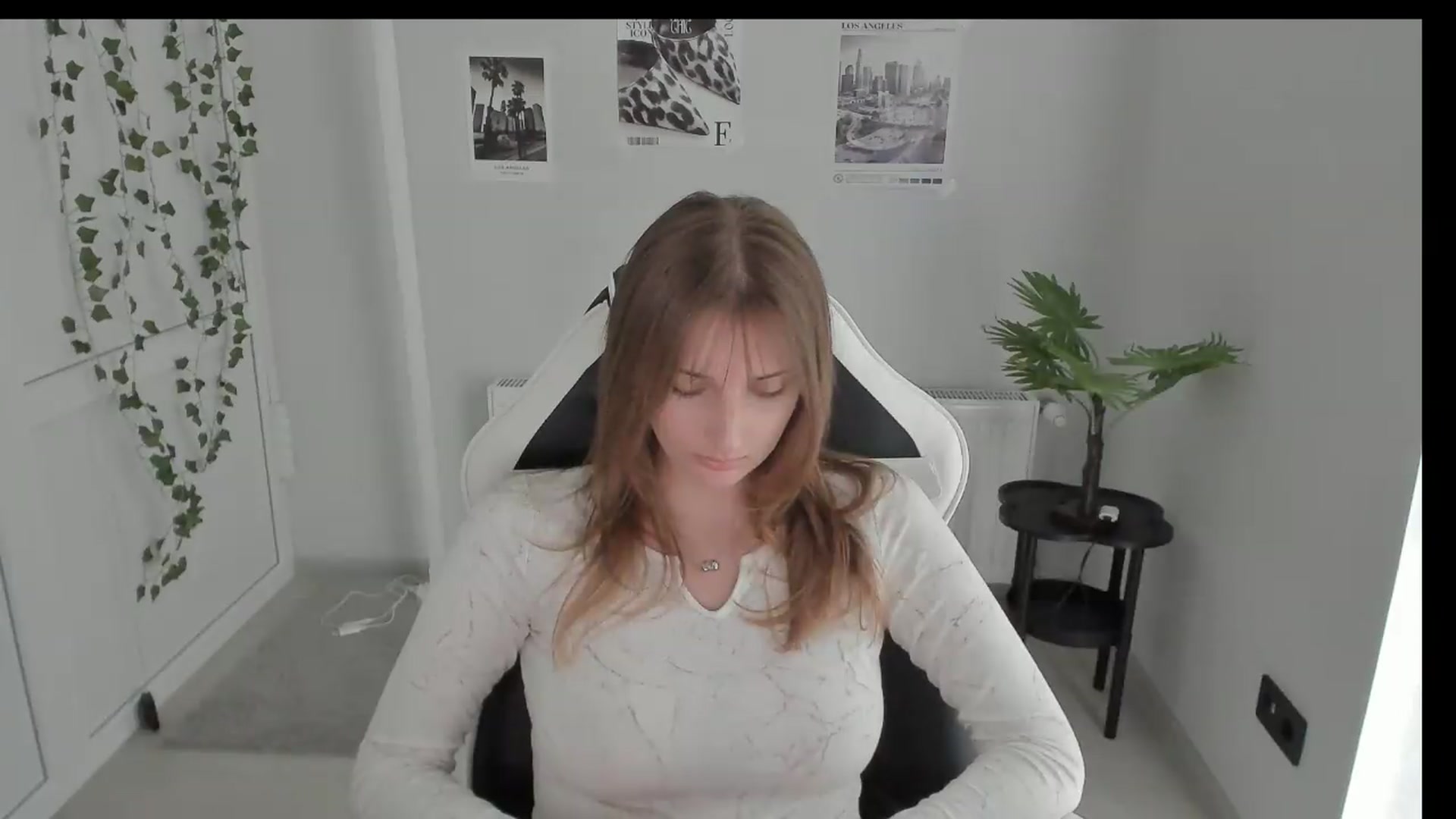 Gallery image thumbnail from Lissa_Stars's myfreecams stream on, 05/29/2026, 13:15 image 15 of 20