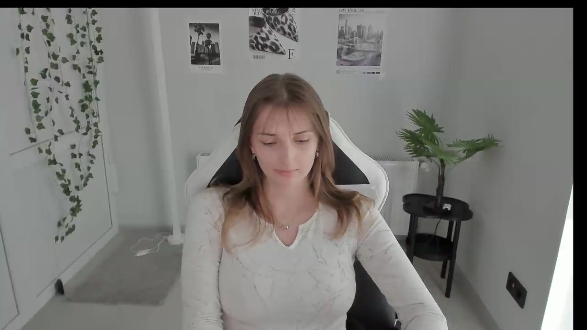 Gallery image thumbnail from Lissa_Stars's myfreecams stream on, 05/29/2026, 13:15 image 14 of 20