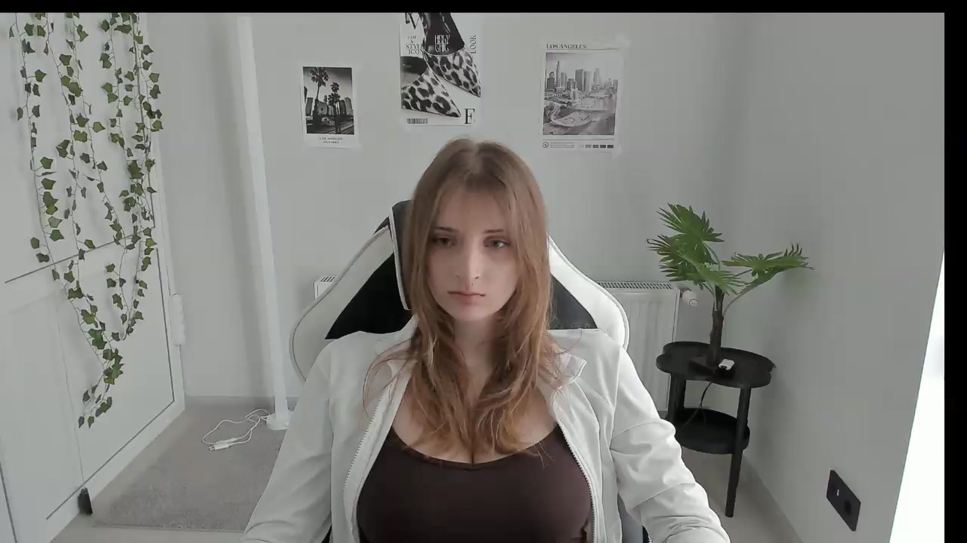 Gallery image thumbnail from Lissa_Stars's myfreecams stream on, 05/31/2026, 12:40 image 10 of 20