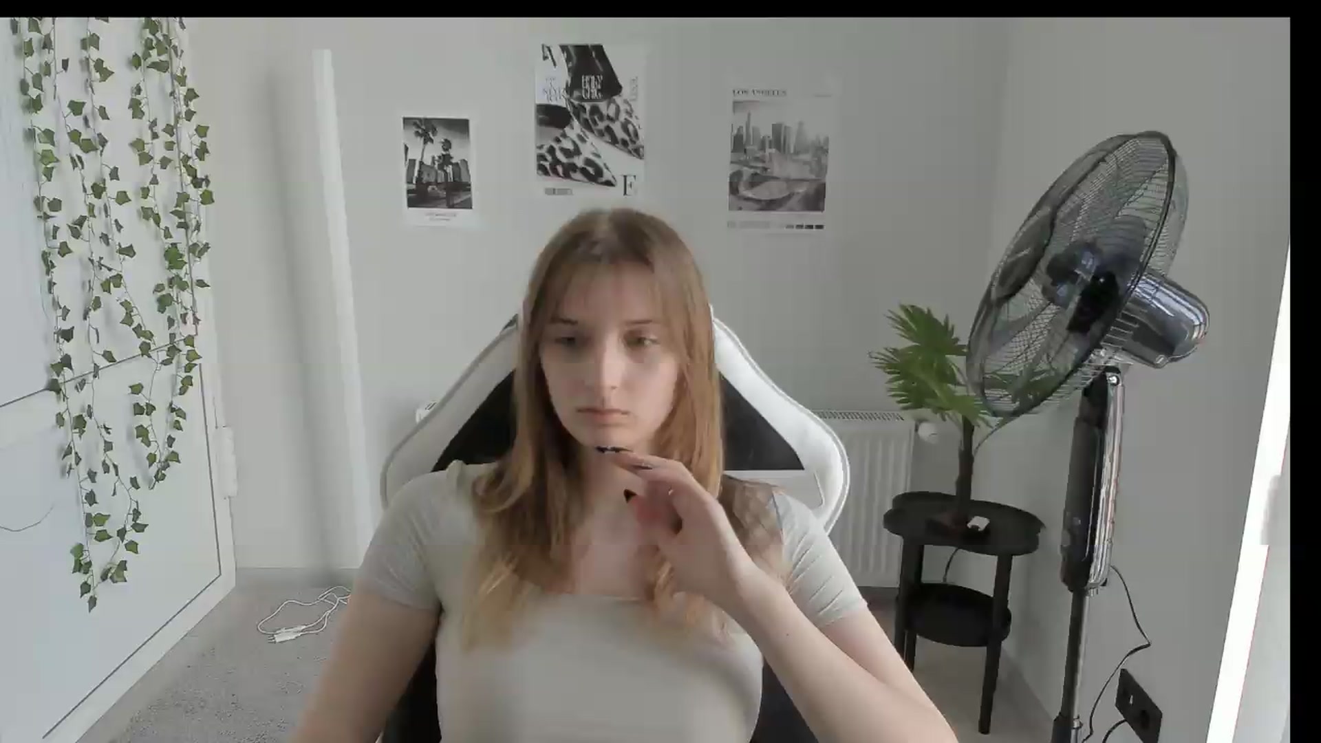 Gallery image thumbnail from Lissa_Stars's myfreecams stream on, 06/05/2026, 13:45 image 16 of 20
