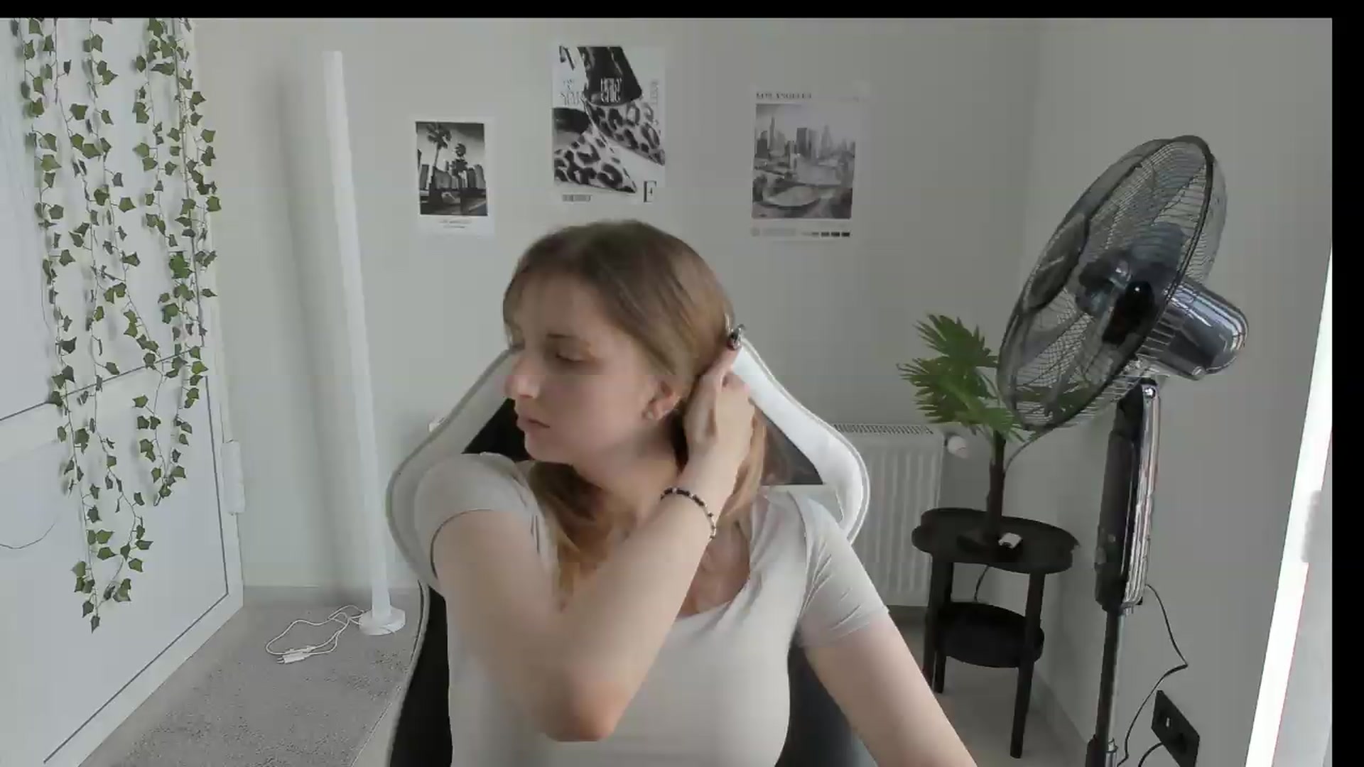 Gallery image thumbnail from Lissa_Stars's myfreecams stream on, 06/05/2026, 13:45 image 13 of 20