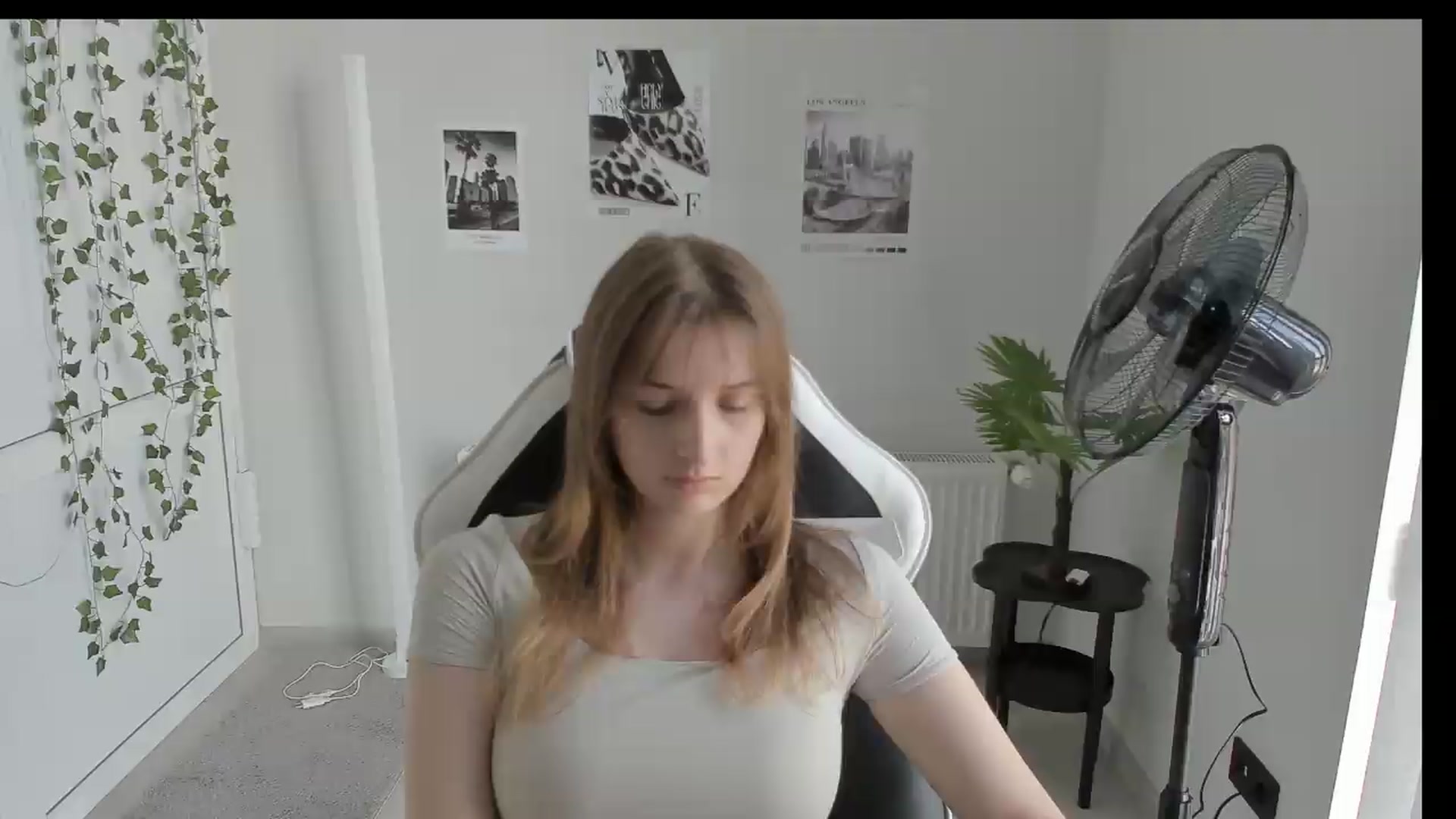 Gallery image thumbnail from Lissa_Stars's myfreecams stream on, 06/05/2026, 13:45 image 15 of 20