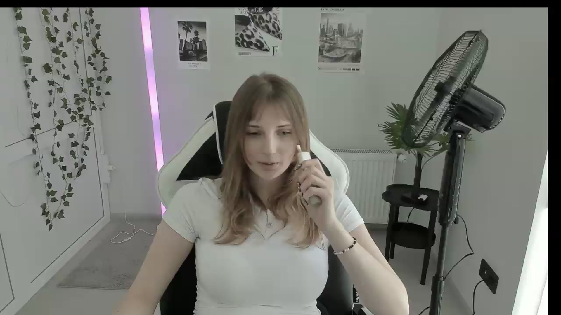 Gallery image thumbnail from Lissa_Stars's myfreecams stream on, 06/06/2026, 13:16 image 10 of 20