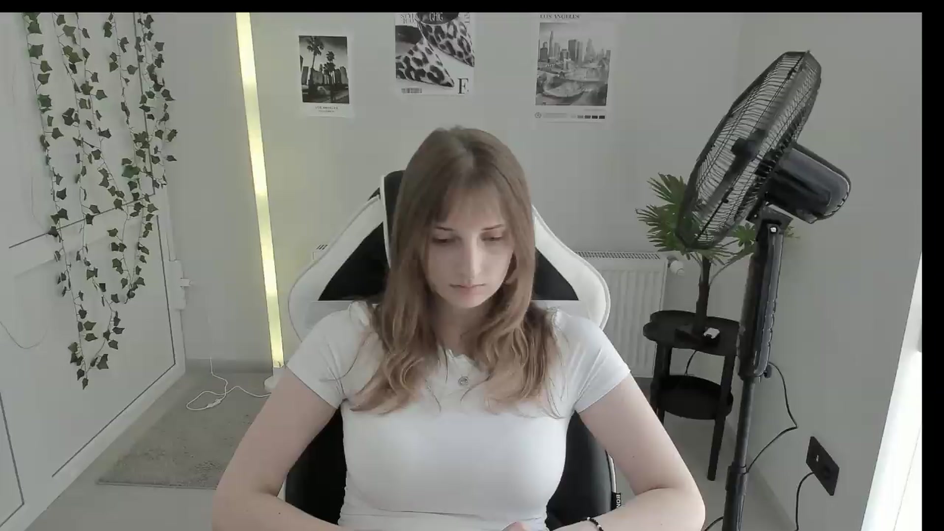 Gallery image thumbnail from Lissa_Stars's myfreecams stream on, 06/06/2026, 13:16 image 8 of 20