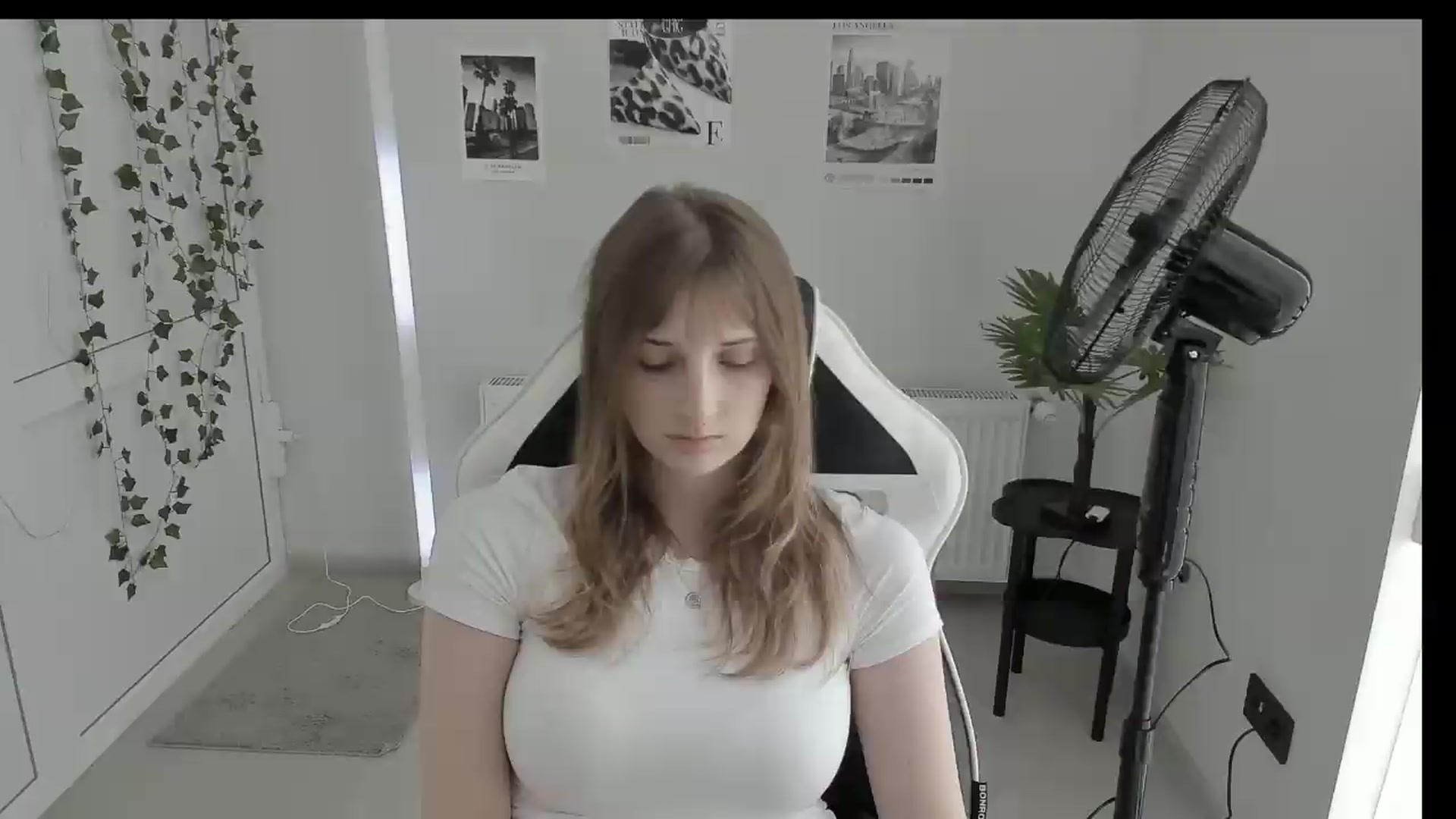 Gallery image thumbnail from Lissa_Stars's myfreecams stream on, 06/06/2026, 13:16 image 18 of 20