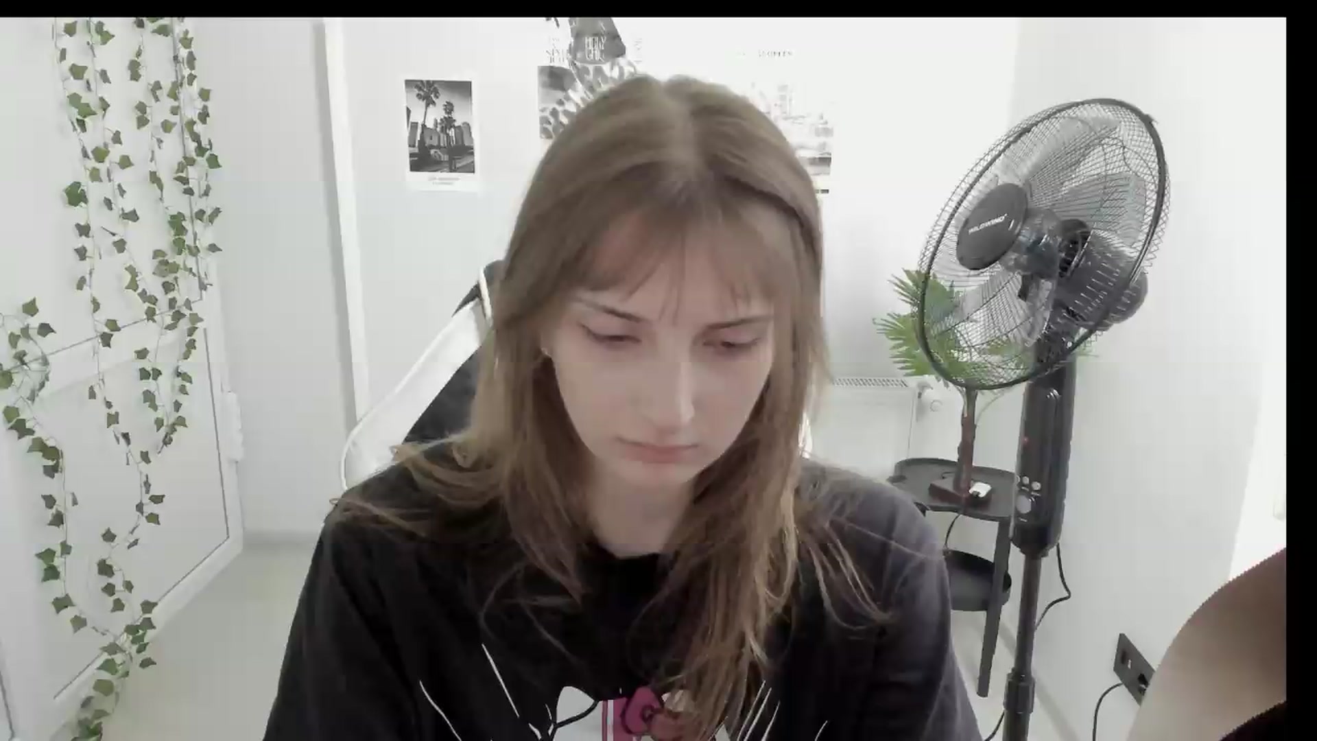 Gallery image thumbnail from Lissa_Stars's myfreecams stream on, 06/07/2026, 16:23 image 5 of 20
