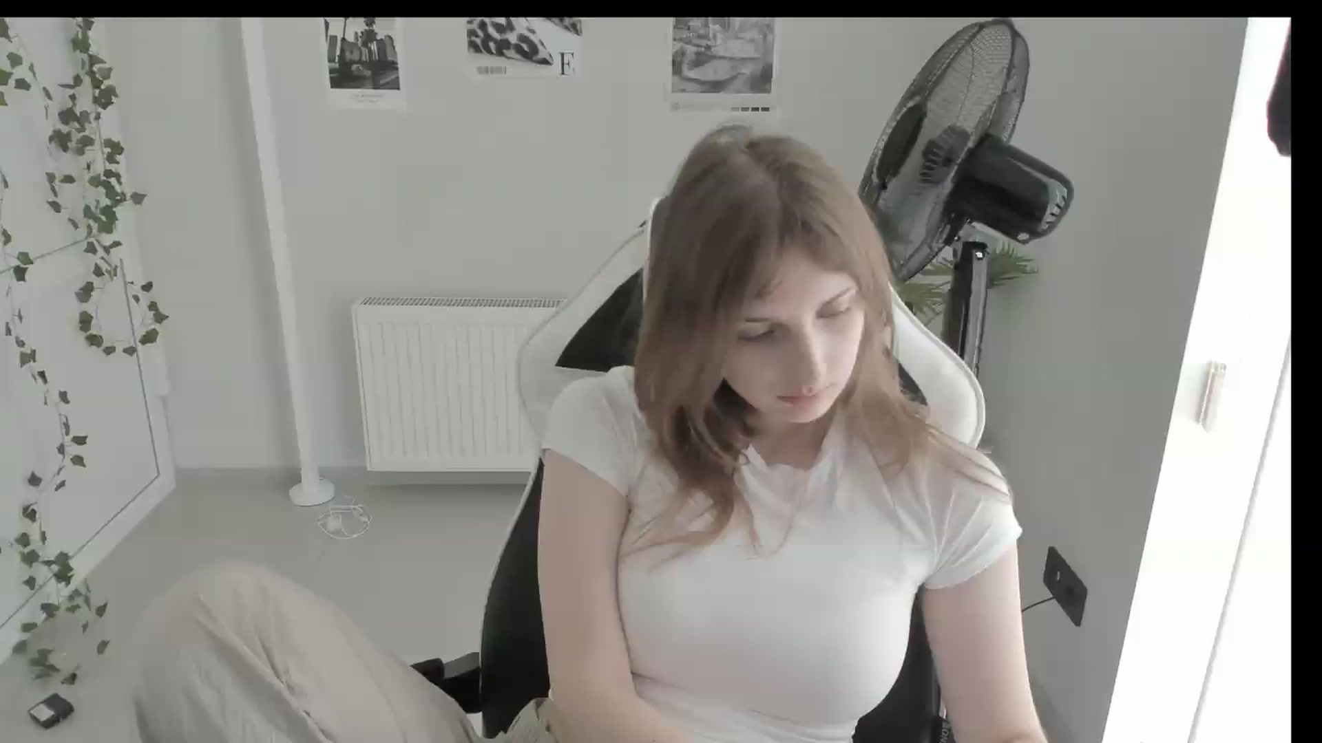 Gallery image thumbnail from Lissa_Stars's myfreecams stream on, 06/12/2026, 11:02 image 4 of 20