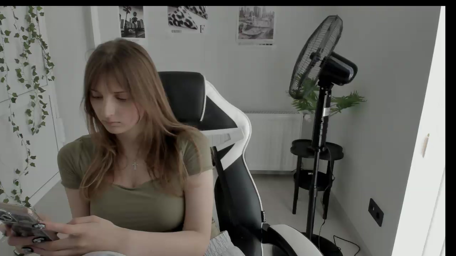 Gallery image thumbnail from Lissa_Stars's myfreecams stream on, 06/15/2026, 13:25 image 16 of 20
