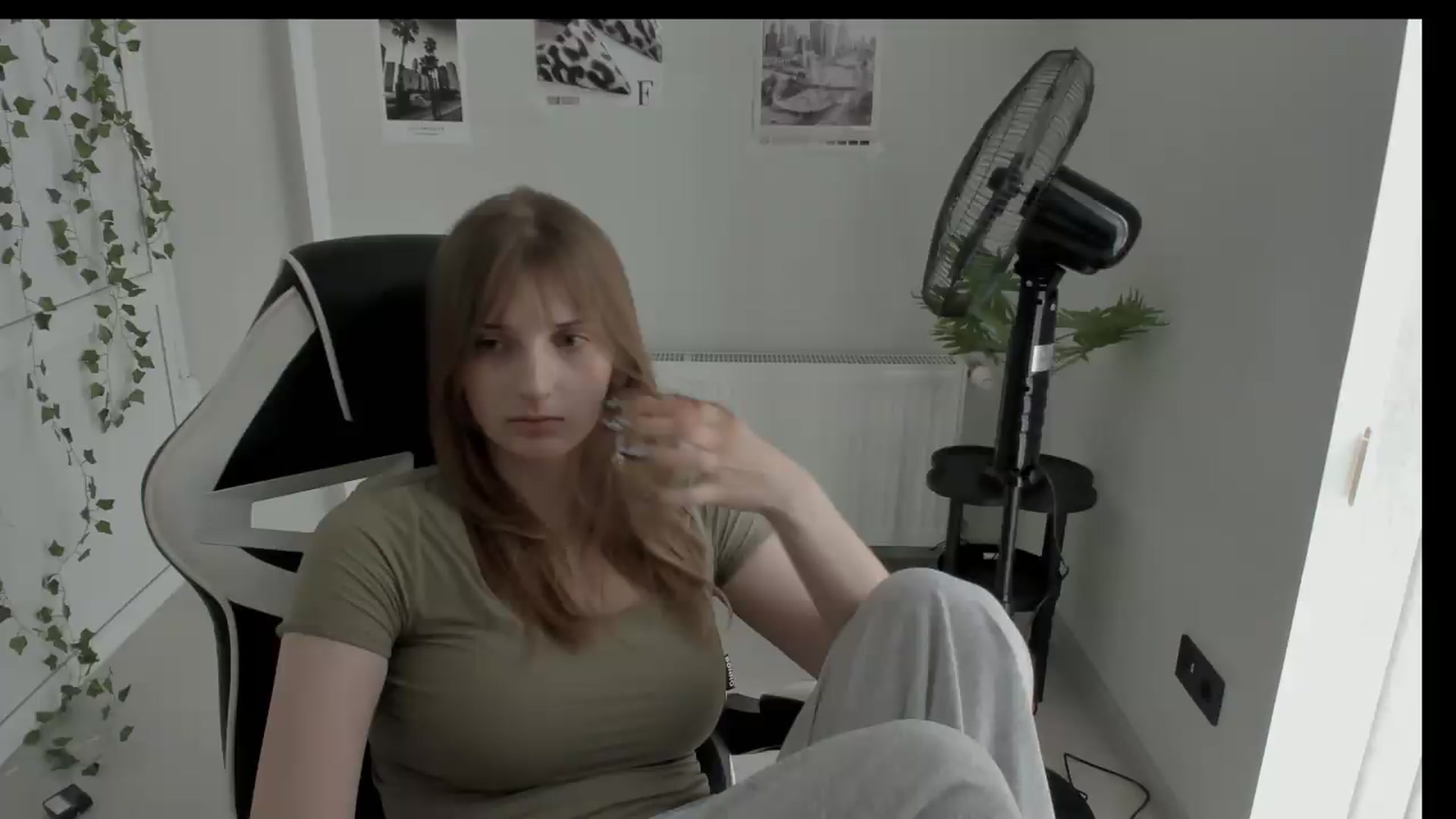 Gallery image thumbnail from Lissa_Stars's myfreecams stream on, 06/15/2026, 13:25 image 18 of 20