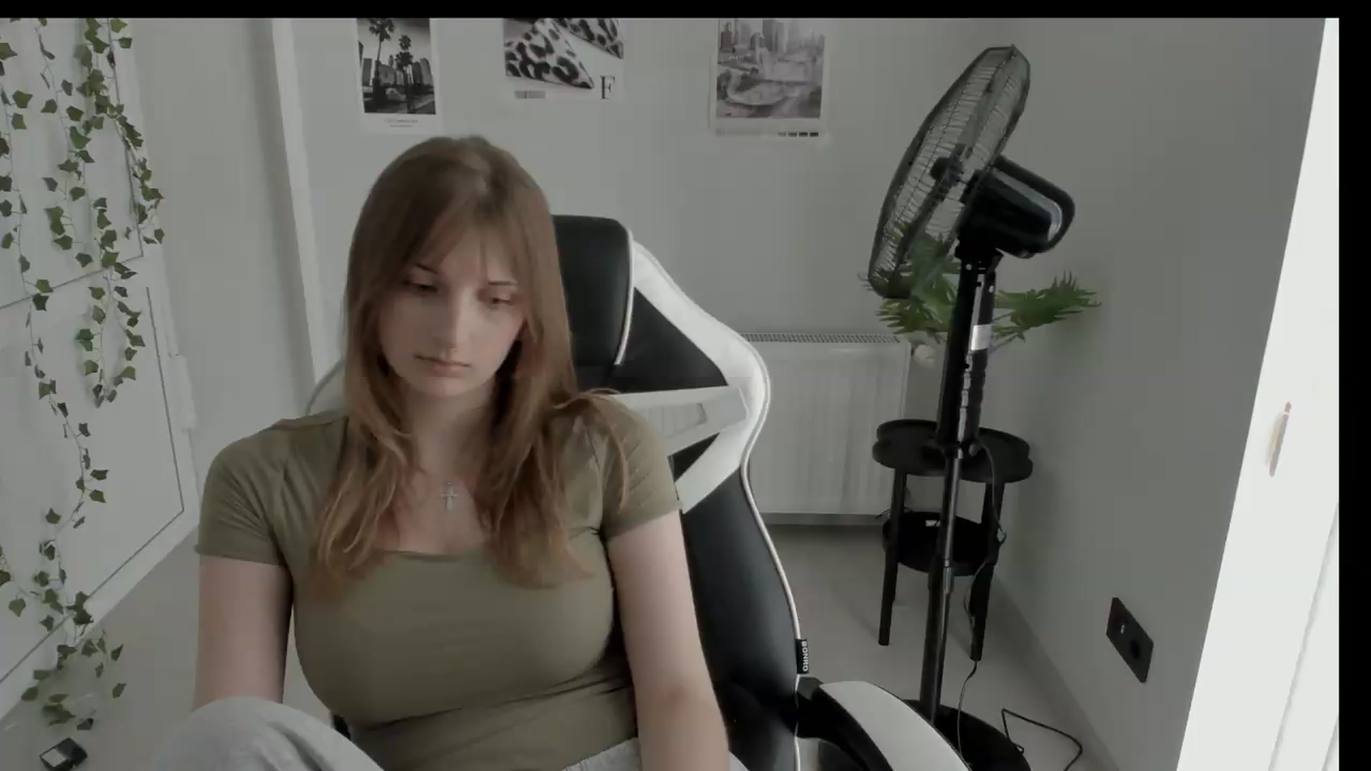 Gallery image thumbnail from Lissa_Stars's myfreecams stream on, 06/15/2026, 13:25 image 17 of 20
