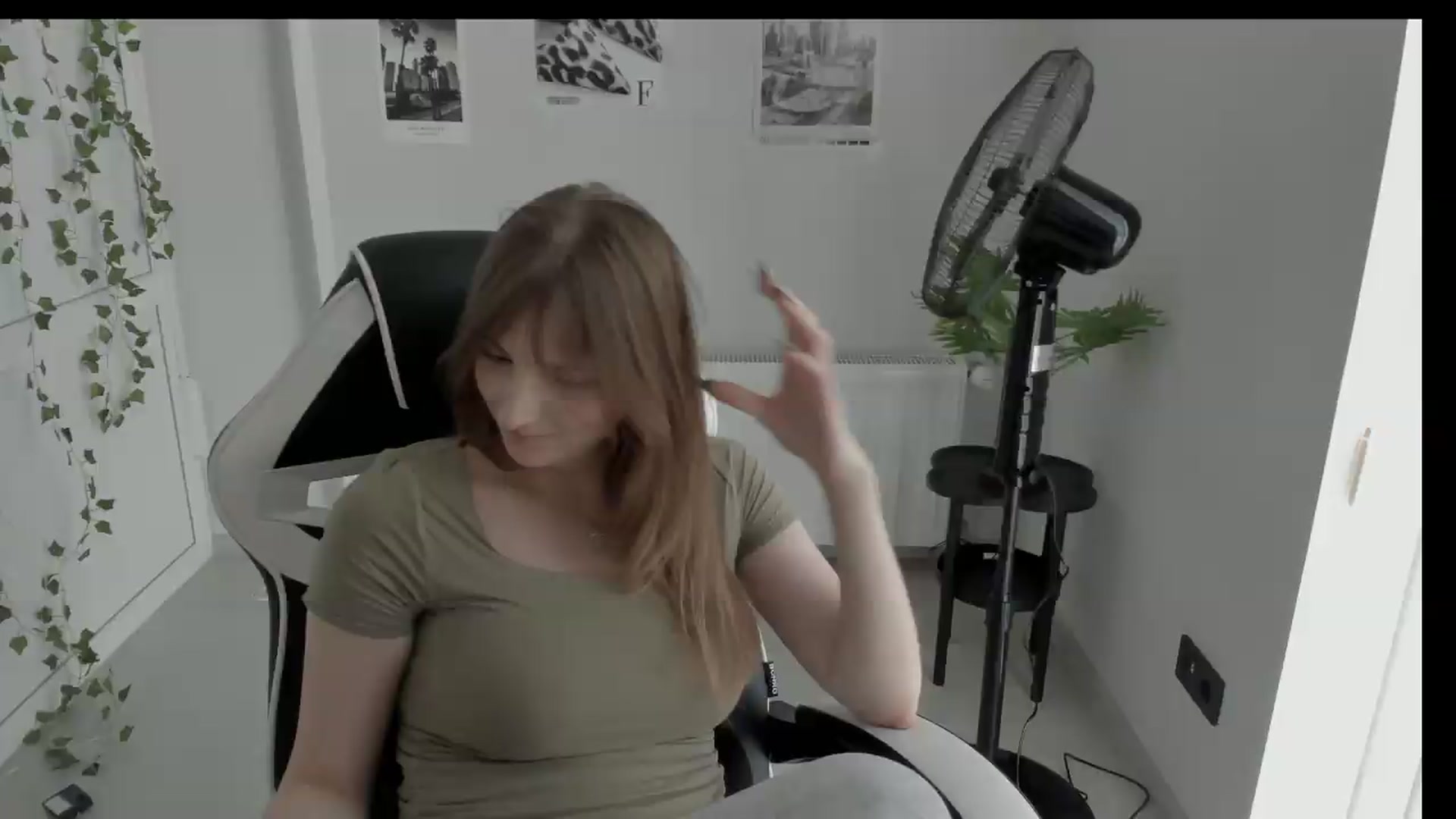 Gallery image thumbnail from Lissa_Stars's myfreecams stream on, 06/15/2026, 13:25 image 12 of 20