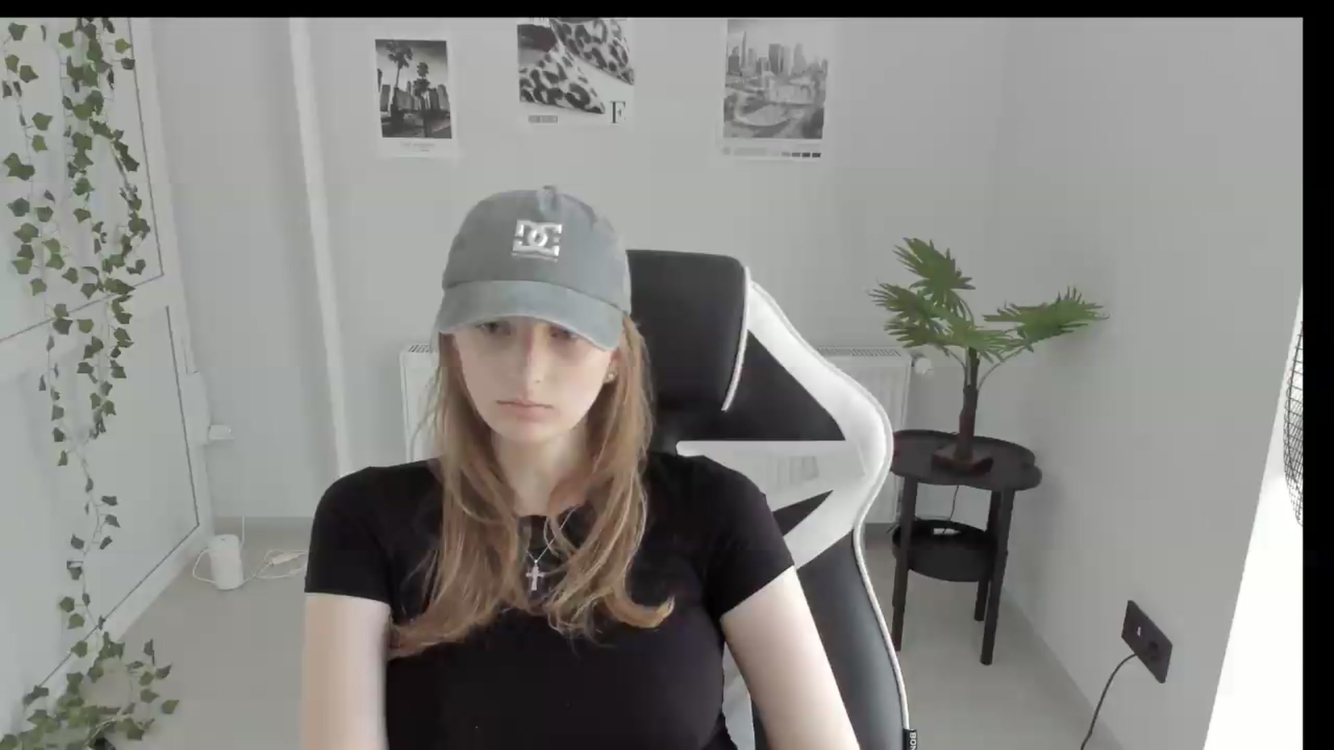 Gallery image thumbnail from Lissa_Stars's myfreecams stream on, 06/20/2026, 13:50 image 7 of 20
