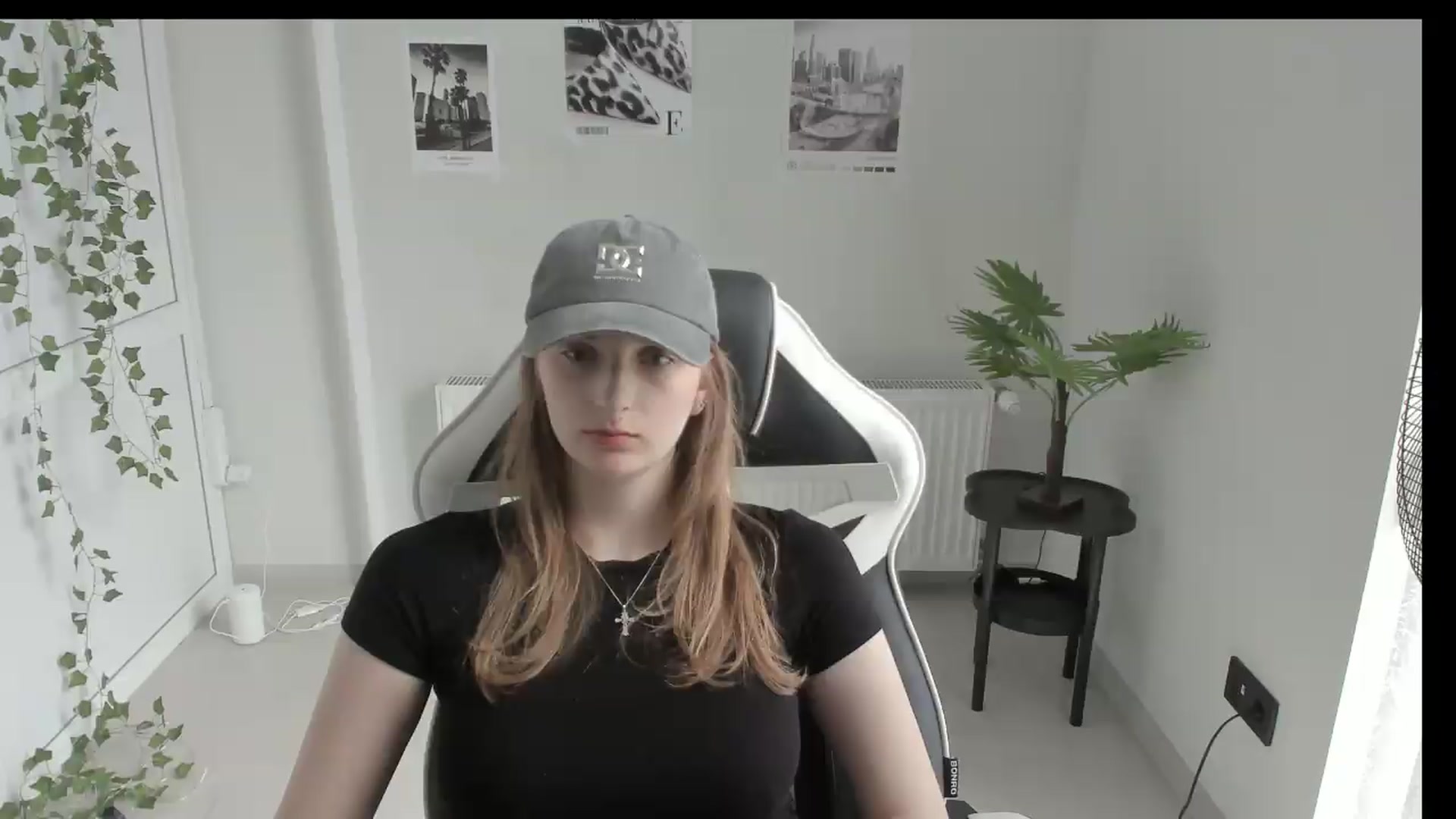 Gallery image thumbnail from Lissa_Stars's myfreecams stream on, 06/20/2026, 13:50 image 1 of 20