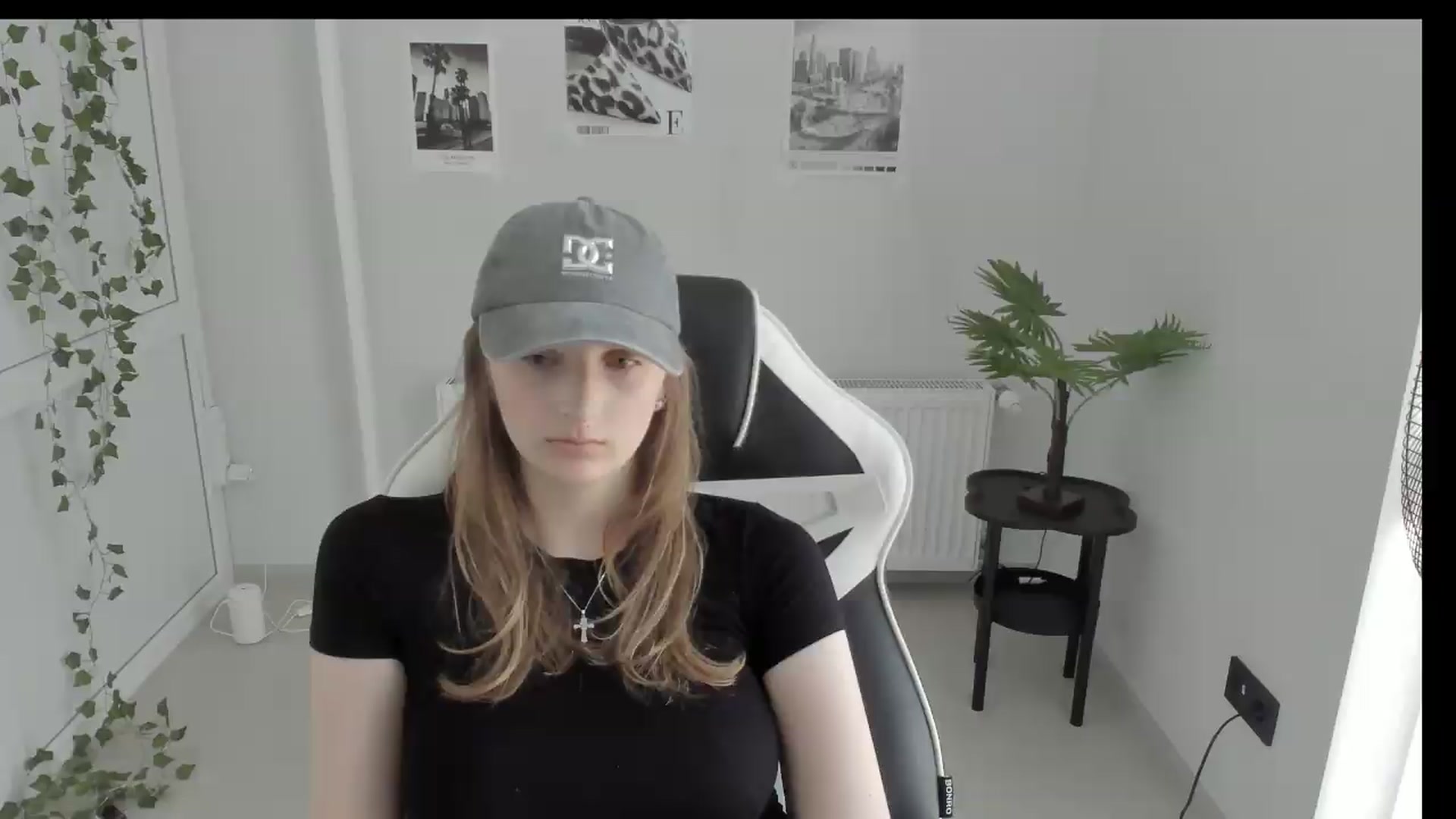 Gallery image thumbnail from Lissa_Stars's myfreecams stream on, 06/20/2026, 13:50 image 6 of 20