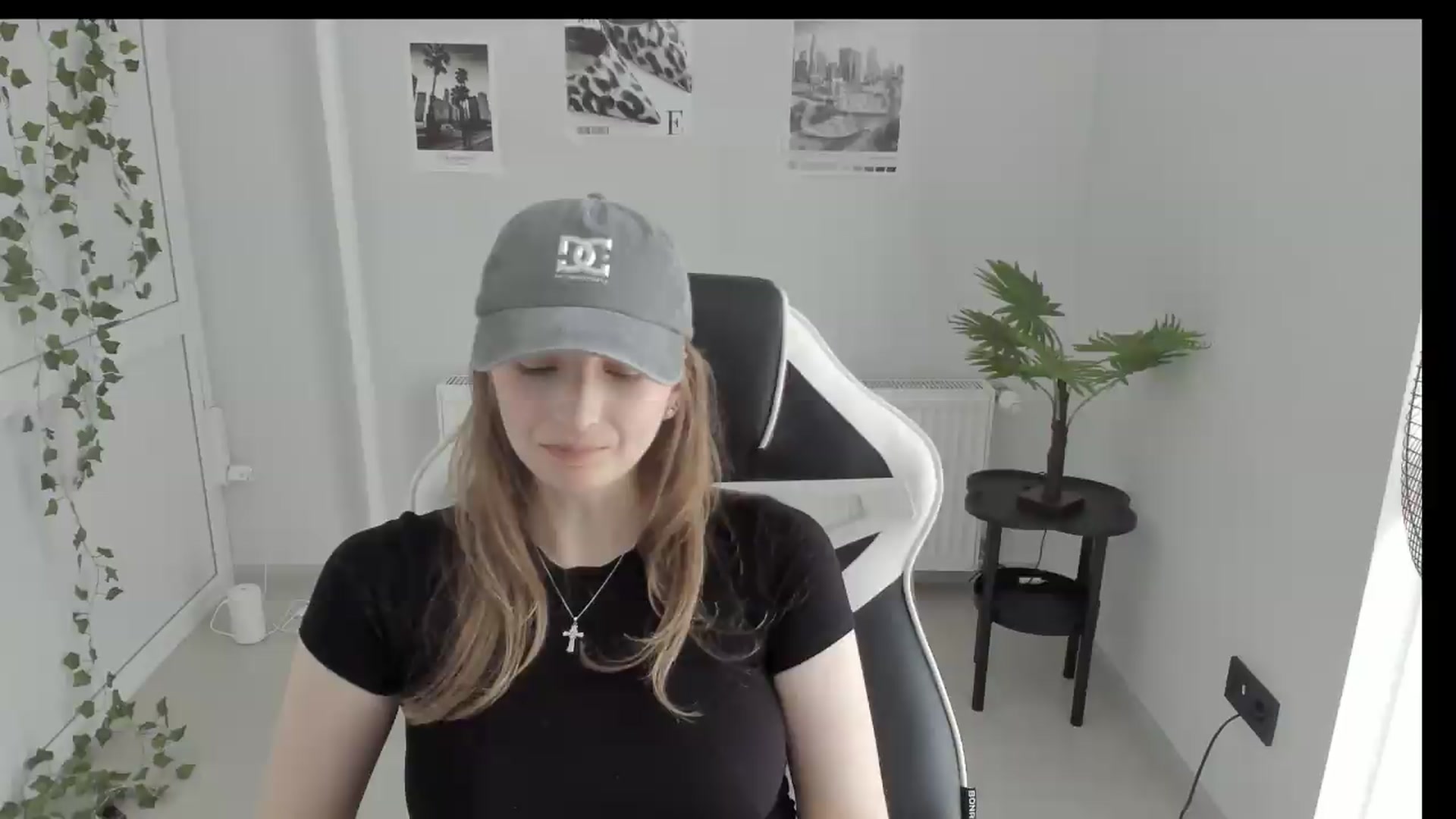 Gallery image thumbnail from Lissa_Stars's myfreecams stream on, 06/20/2026, 13:50 image 4 of 20