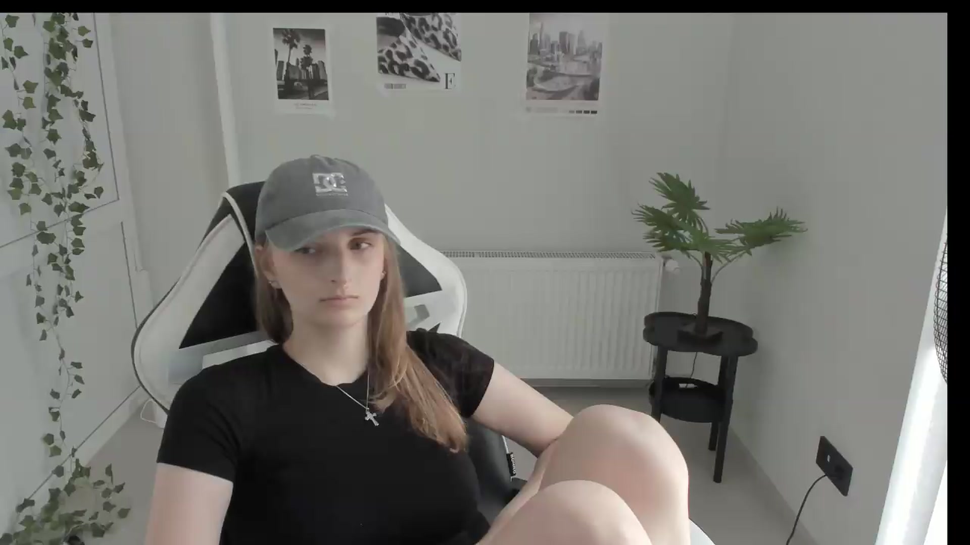 Gallery image thumbnail from Lissa_Stars's myfreecams stream on, 06/20/2026, 13:50 image 16 of 20