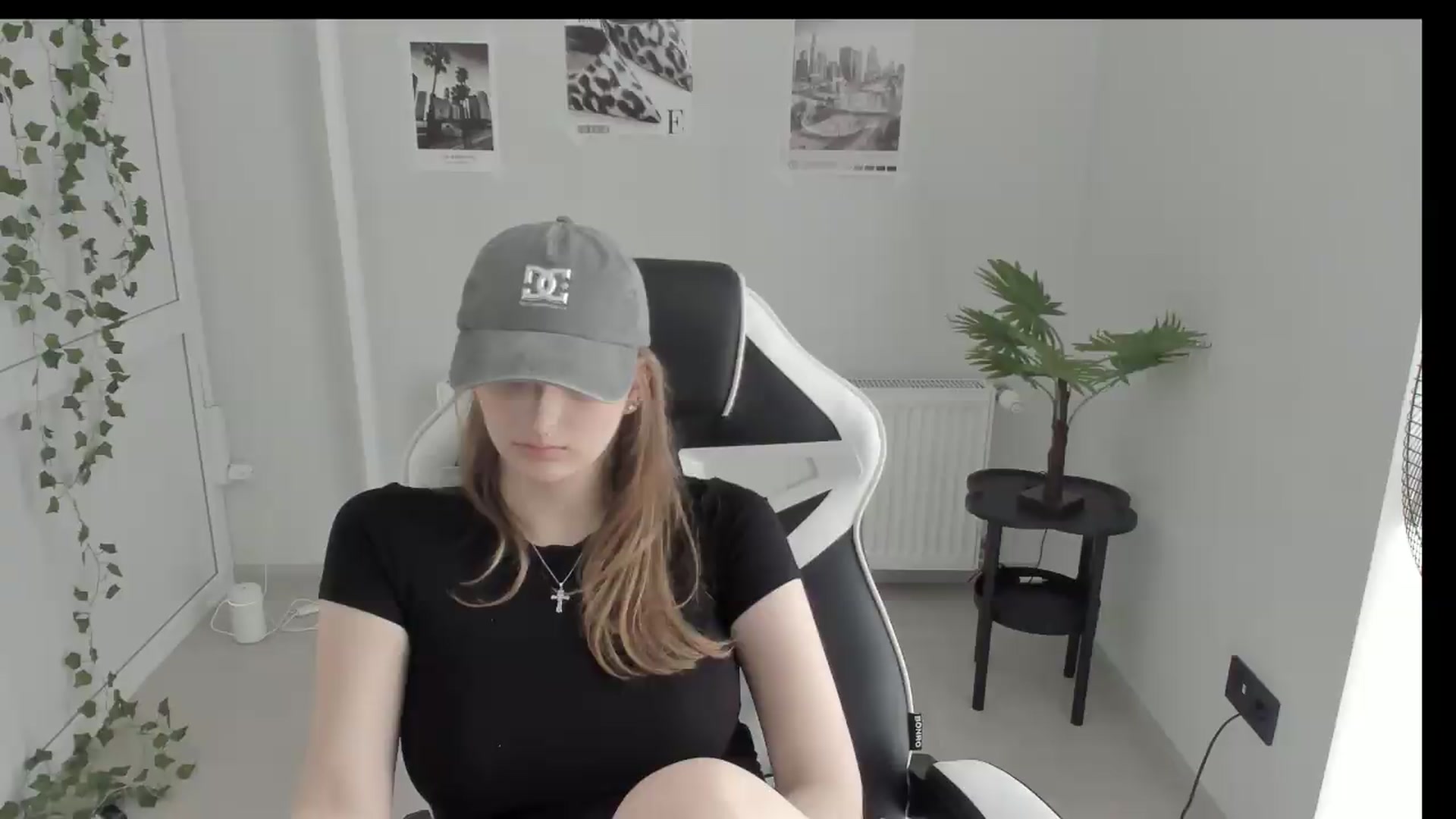 Gallery image thumbnail from Lissa_Stars's myfreecams stream on, 06/20/2026, 13:50 image 18 of 20