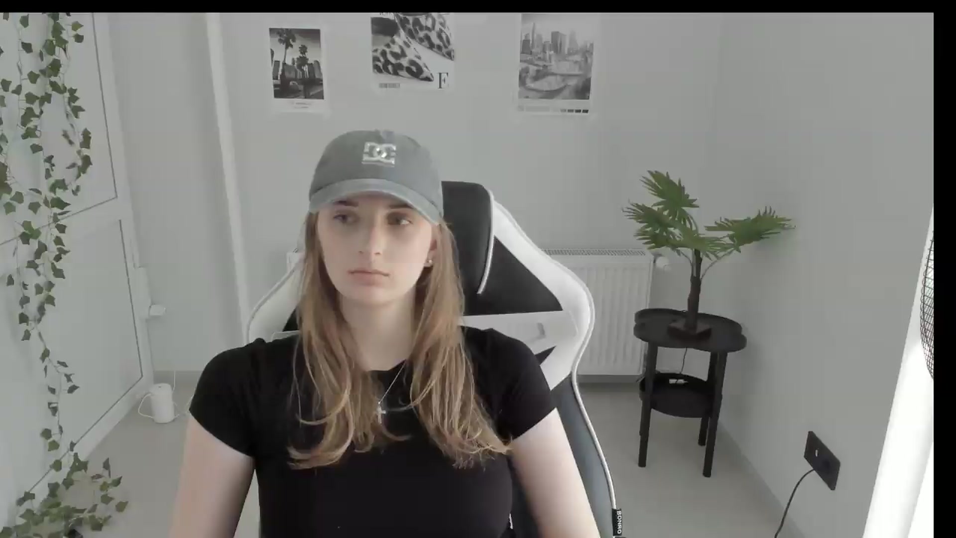 Gallery image thumbnail from Lissa_Stars's myfreecams stream on, 06/20/2026, 13:50 image 5 of 20