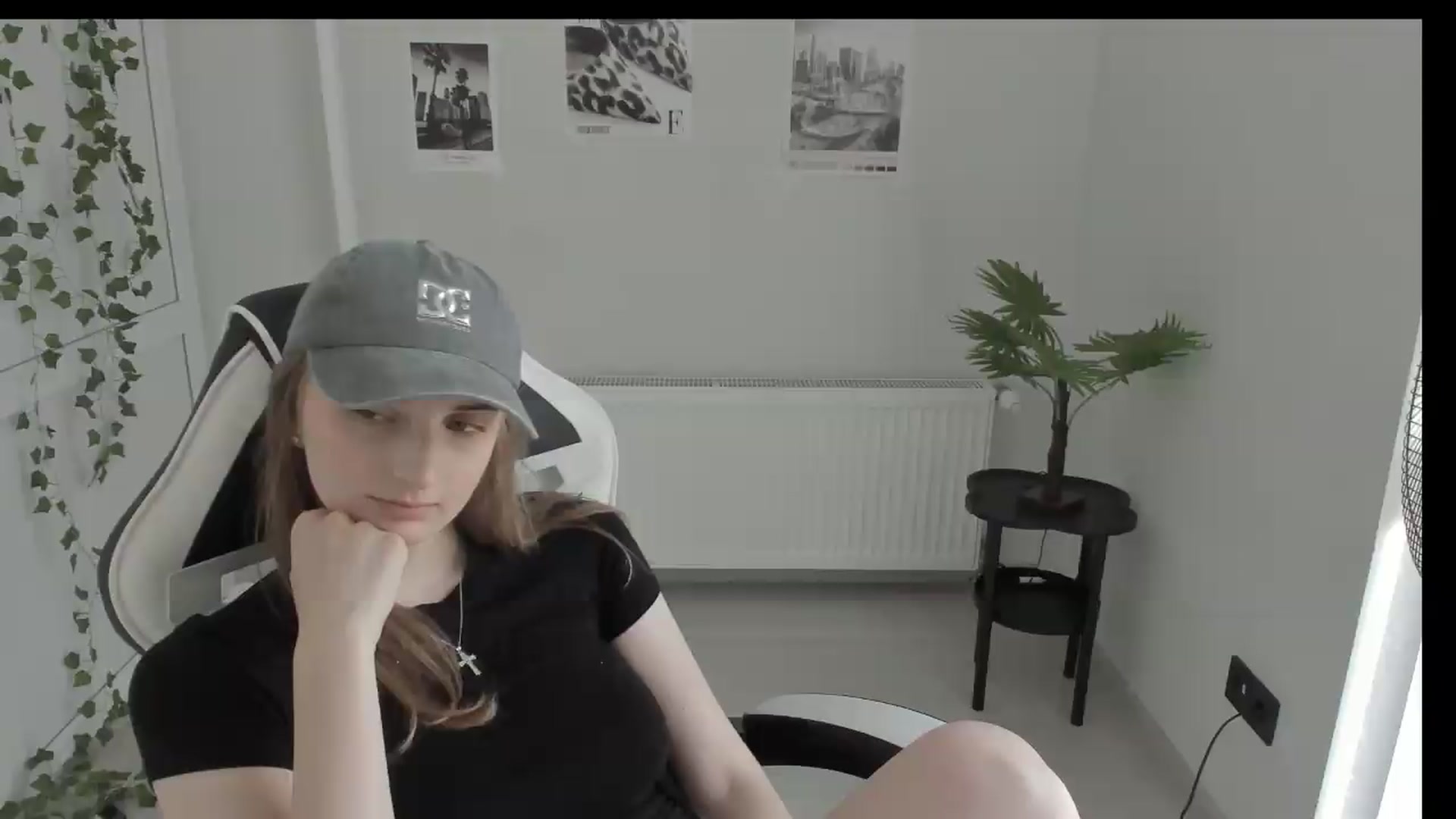 Gallery image thumbnail from Lissa_Stars's myfreecams stream on, 06/20/2026, 13:50 image 13 of 20