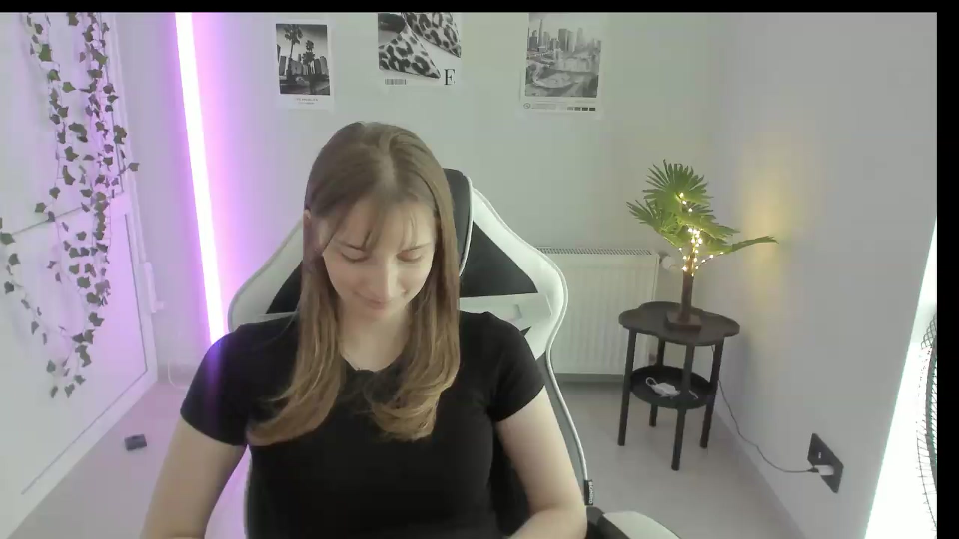 Gallery image thumbnail from Lissa_Stars's myfreecams stream on, 06/24/2026, 16:06 image 19 of 20