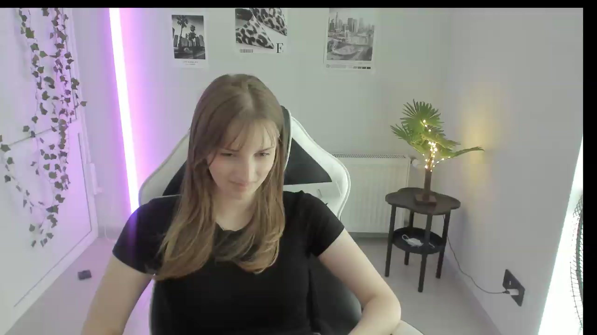 Gallery image thumbnail from Lissa_Stars's myfreecams stream on, 06/24/2026, 16:06 image 17 of 20
