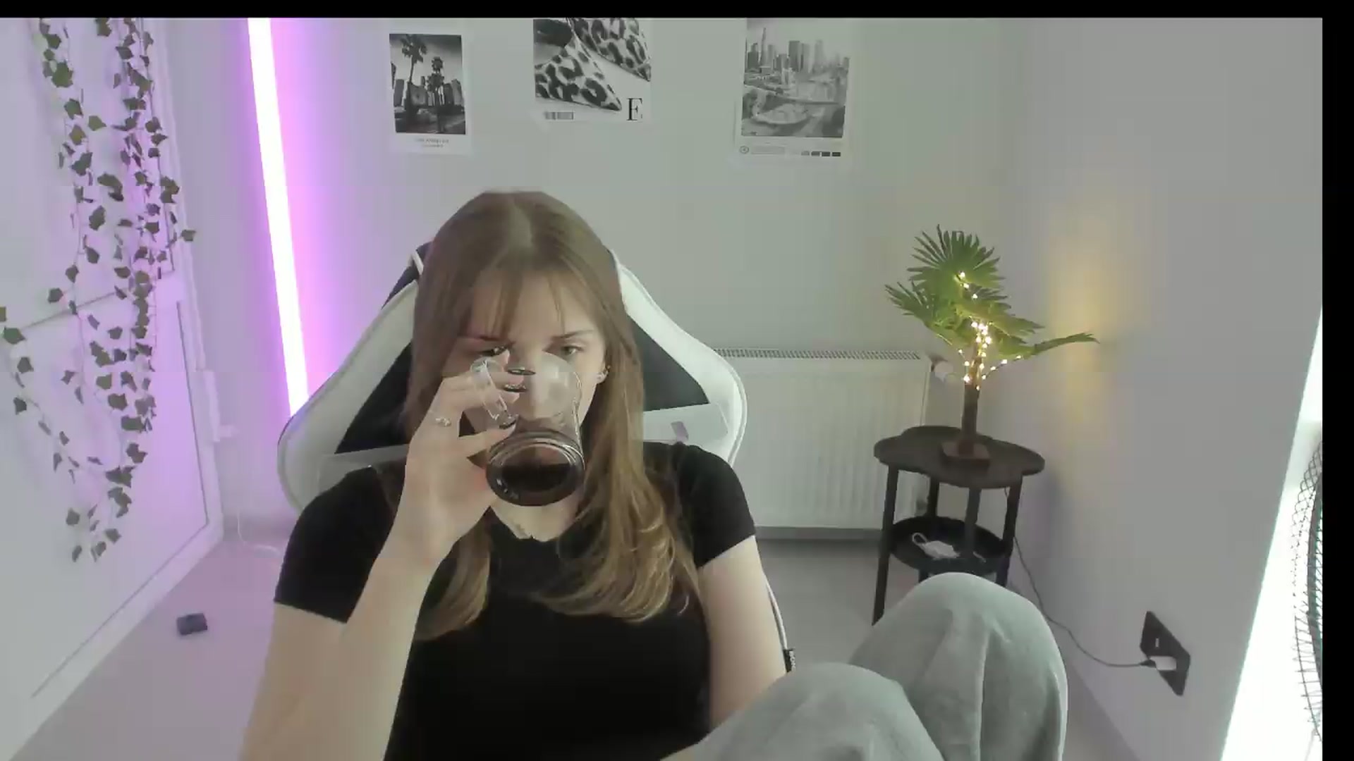 Gallery image thumbnail from Lissa_Stars's myfreecams stream on, 06/24/2026, 16:06 image 5 of 20