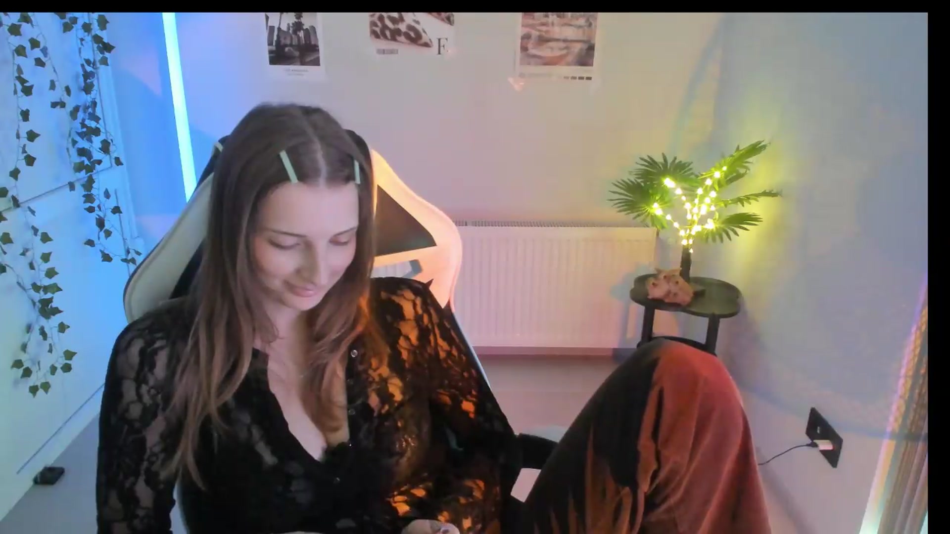 Gallery image thumbnail from Lissa_Stars's myfreecams stream on, 07/07/2026, 14:29 image 14 of 20