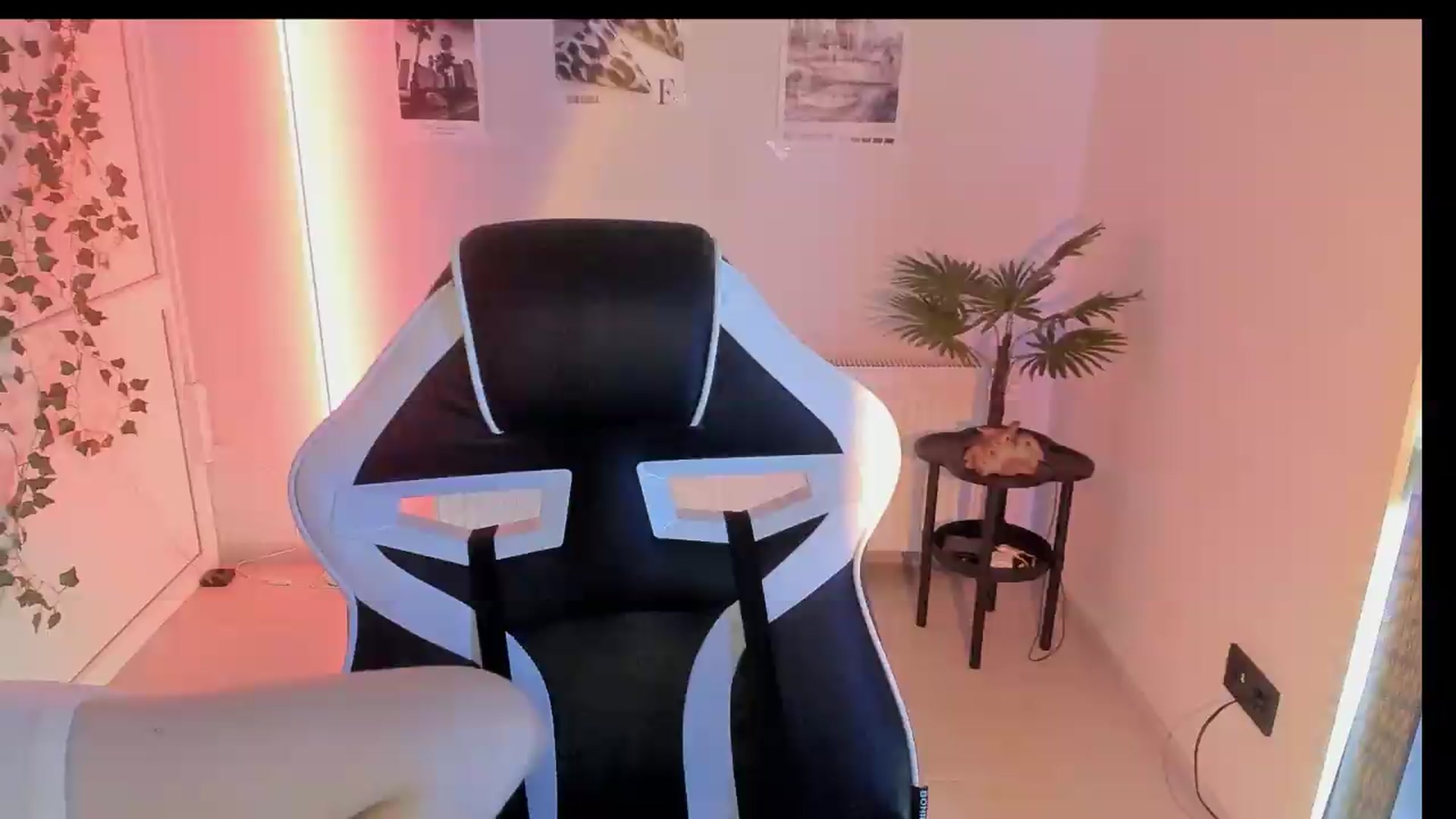 Gallery image thumbnail from Lissa_Stars's myfreecams stream on, 08/02/2026, 13:17 image 11 of 20
