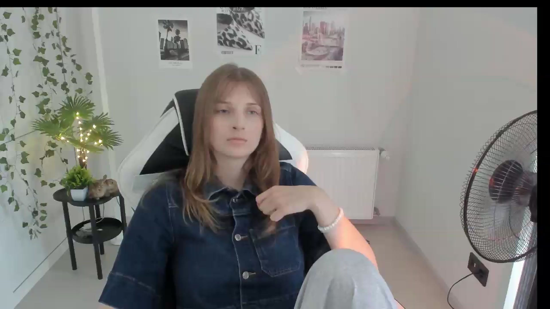 Gallery image thumbnail from Lissa_Stars's myfreecams stream on, 08/15/2026, 12:41 image 1 of 20