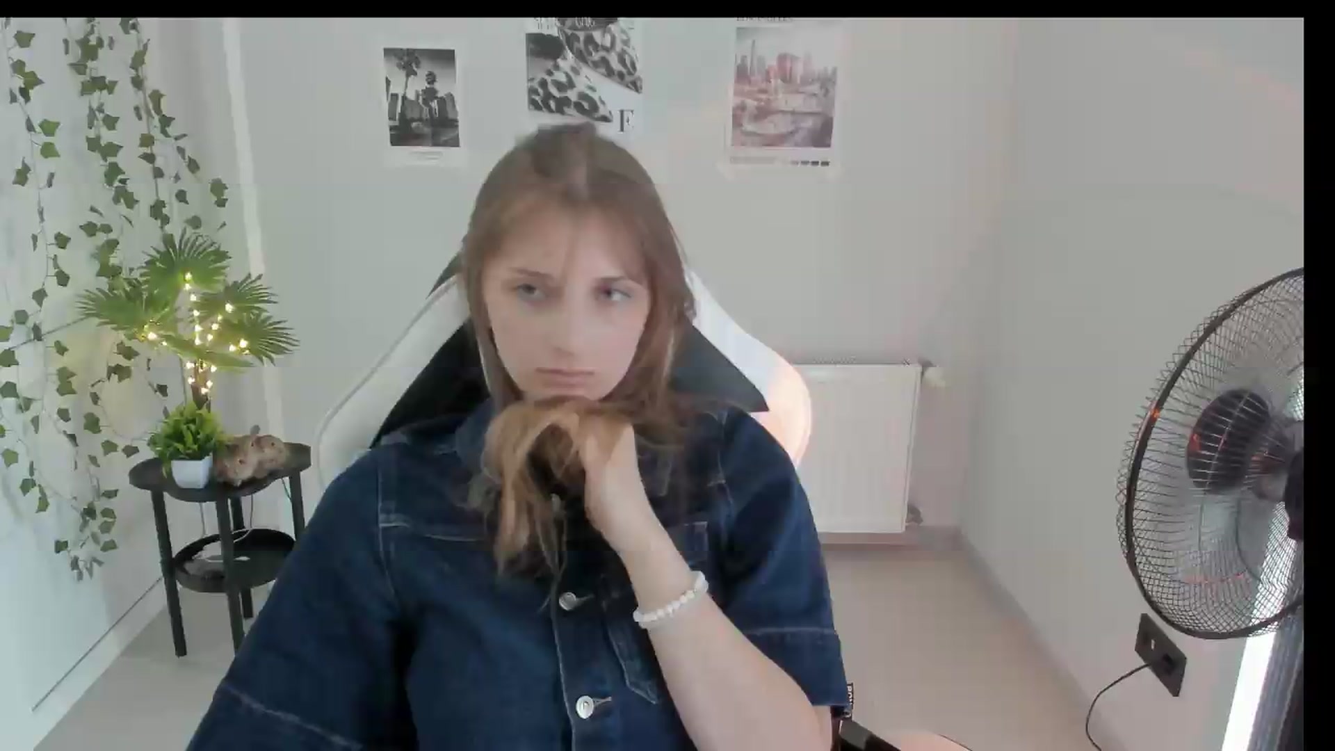 Gallery image thumbnail from Lissa_Stars's myfreecams stream on, 08/15/2026, 12:41 image 19 of 20
