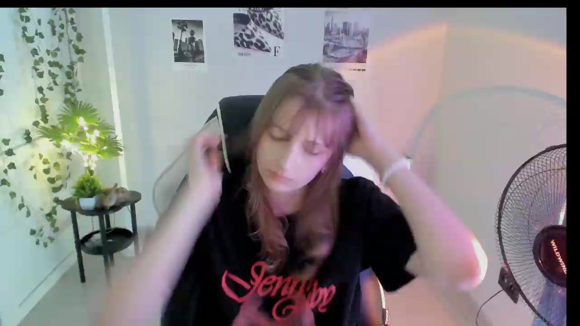Gallery image thumbnail from Lissa_Stars's myfreecams stream on, 08/16/2026, 10:01 image 17 of 20