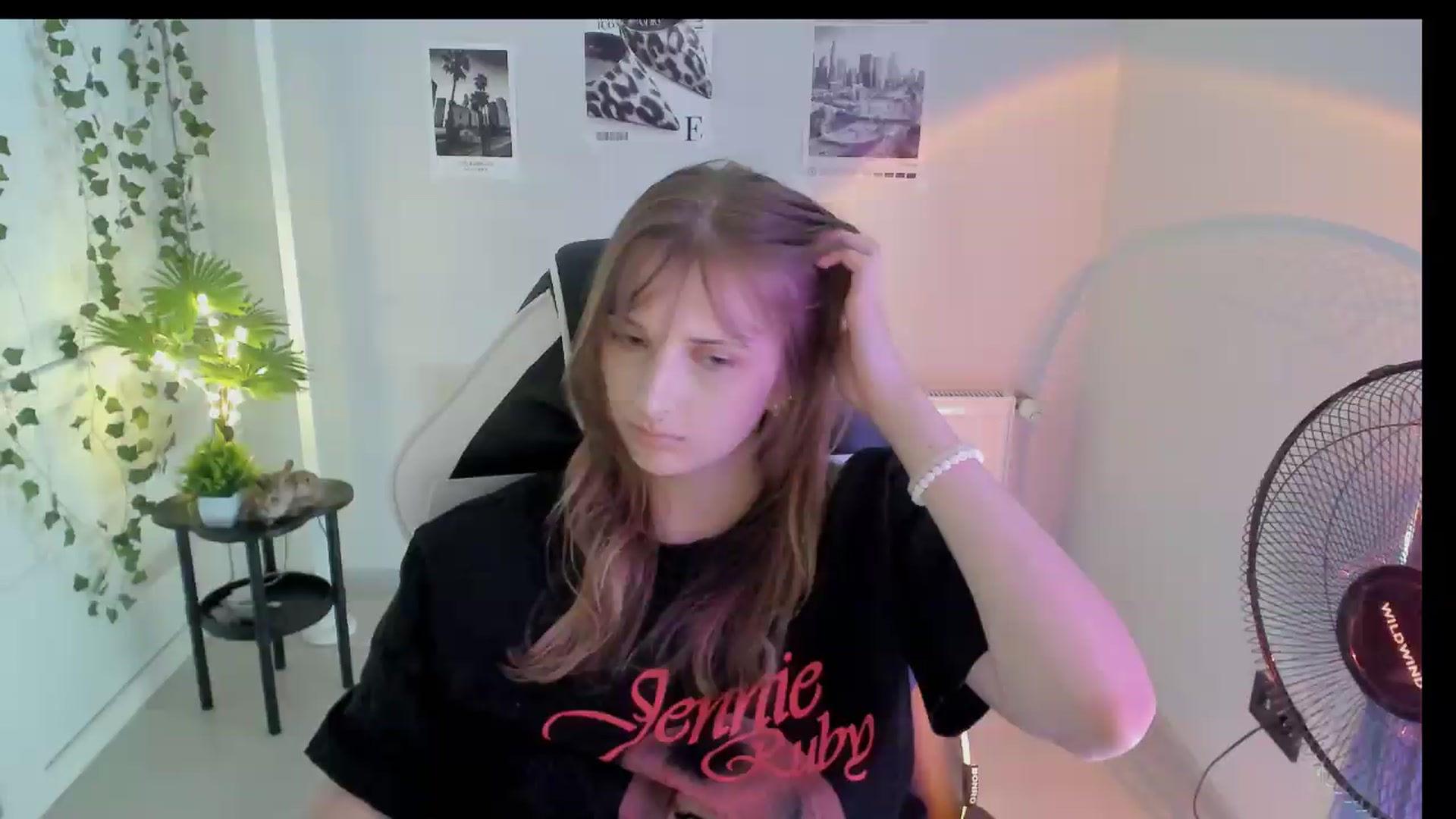 Gallery image thumbnail from Lissa_Stars's myfreecams stream on, 08/16/2026, 10:01 image 7 of 20
