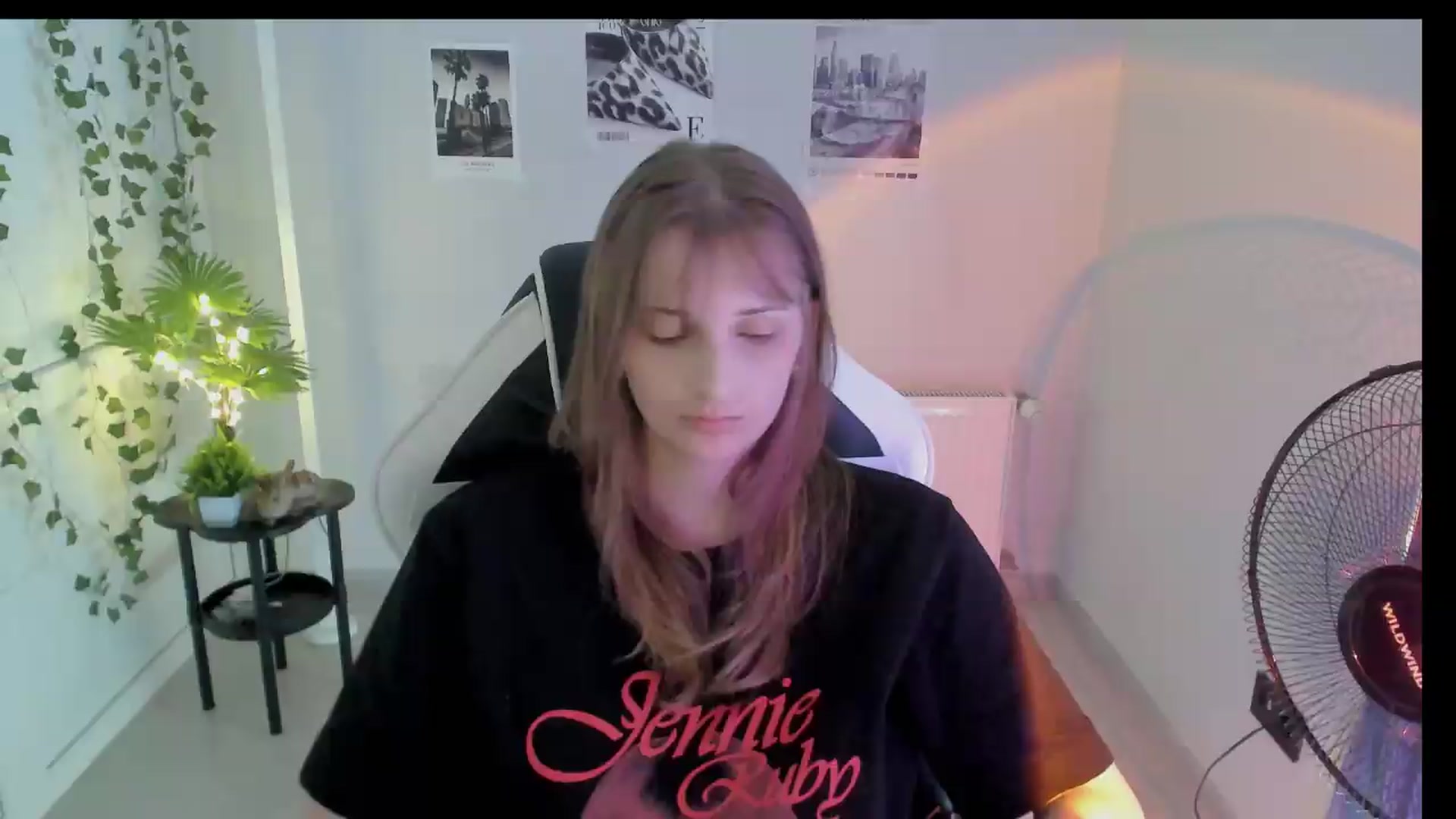Gallery image thumbnail from Lissa_Stars's myfreecams stream on, 08/16/2026, 10:01 image 18 of 20