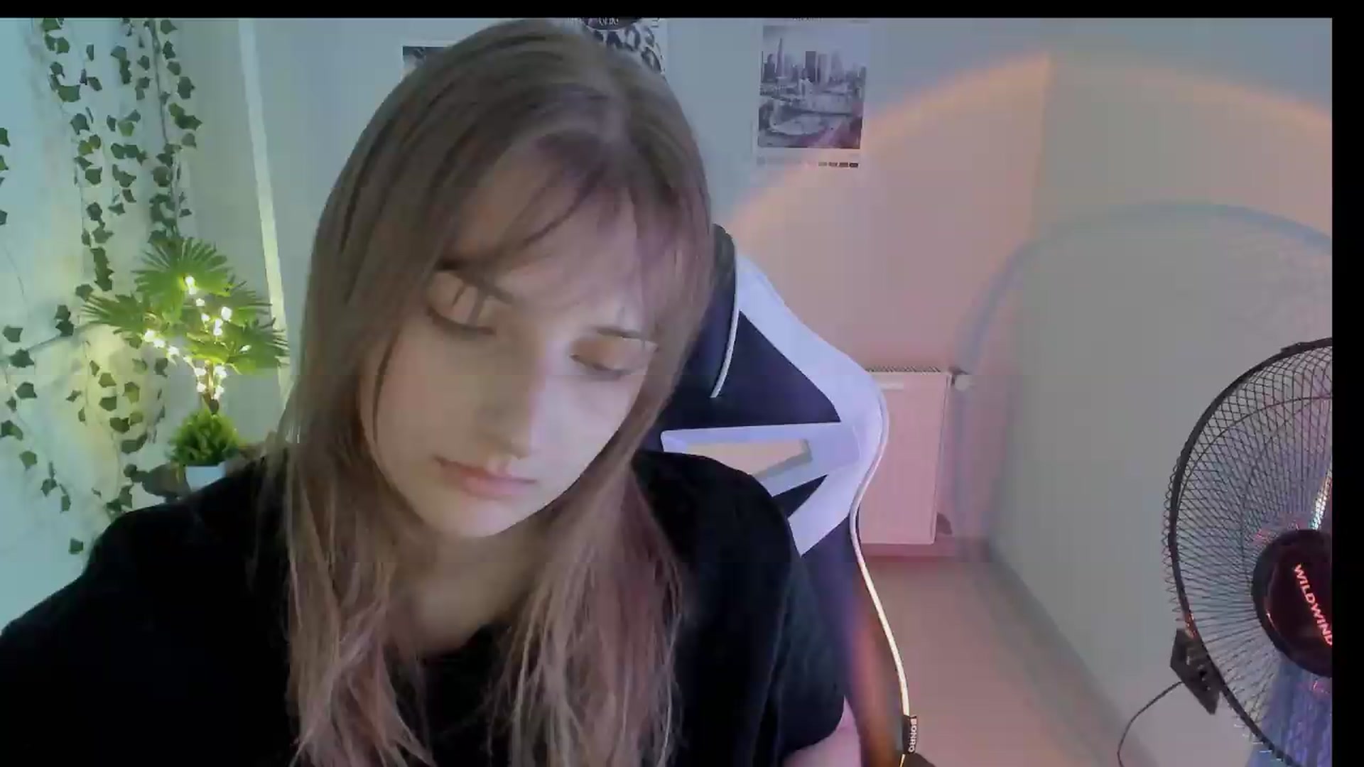 Gallery image thumbnail from Lissa_Stars's myfreecams stream on, 08/16/2026, 10:01 image 10 of 20