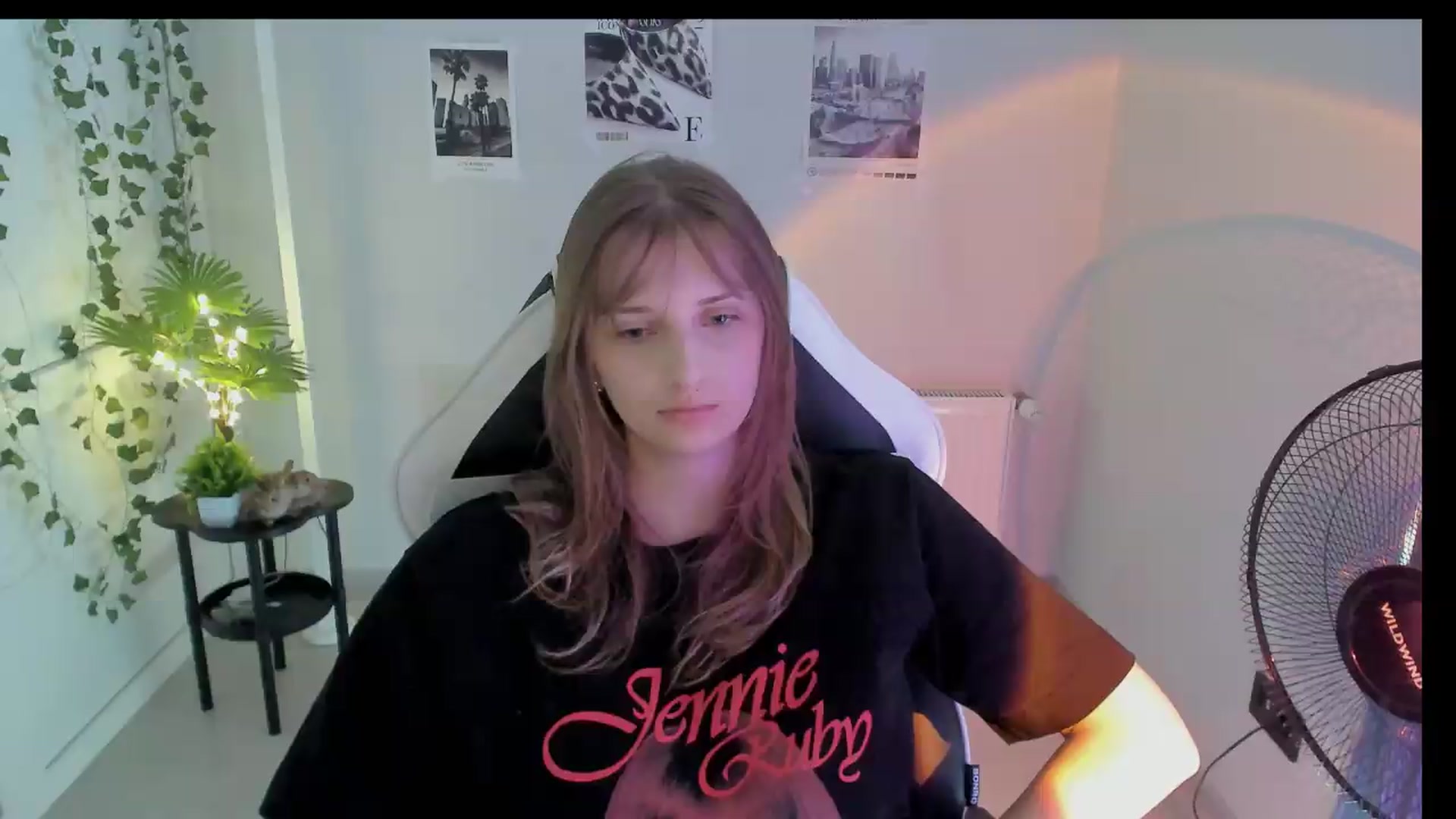 Gallery image thumbnail from Lissa_Stars's myfreecams stream on, 08/16/2026, 10:01 image 3 of 20