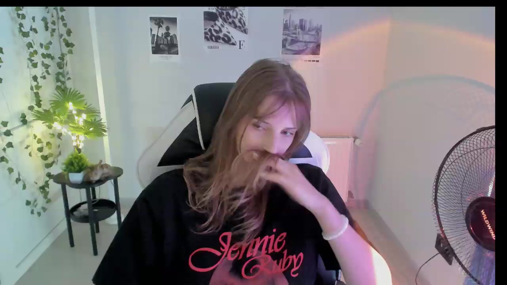 Gallery image thumbnail from Lissa_Stars's myfreecams stream on, 08/16/2026, 10:01 image 5 of 20