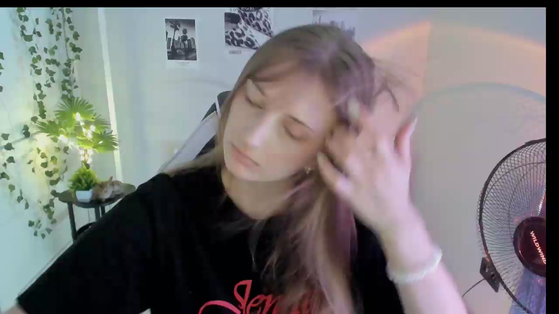 Gallery image thumbnail from Lissa_Stars's myfreecams stream on, 08/16/2026, 10:01 image 11 of 20