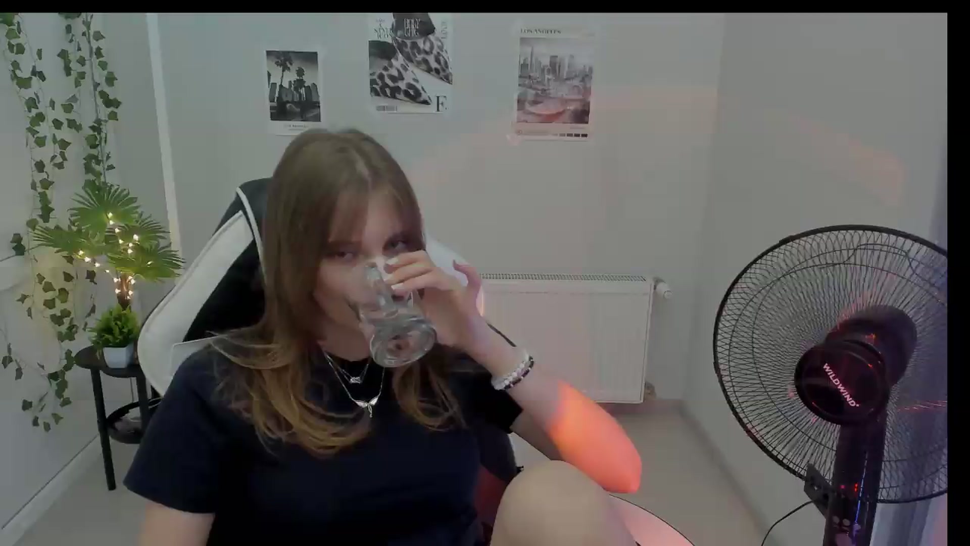 Gallery image thumbnail from Lissa_Stars's myfreecams stream on, 08/17/2026, 15:42 image 2 of 20