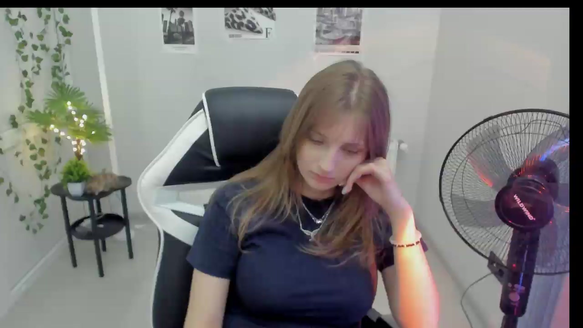 Gallery image thumbnail from Lissa_Stars's myfreecams stream on, 08/17/2026, 17:45 image 4 of 20