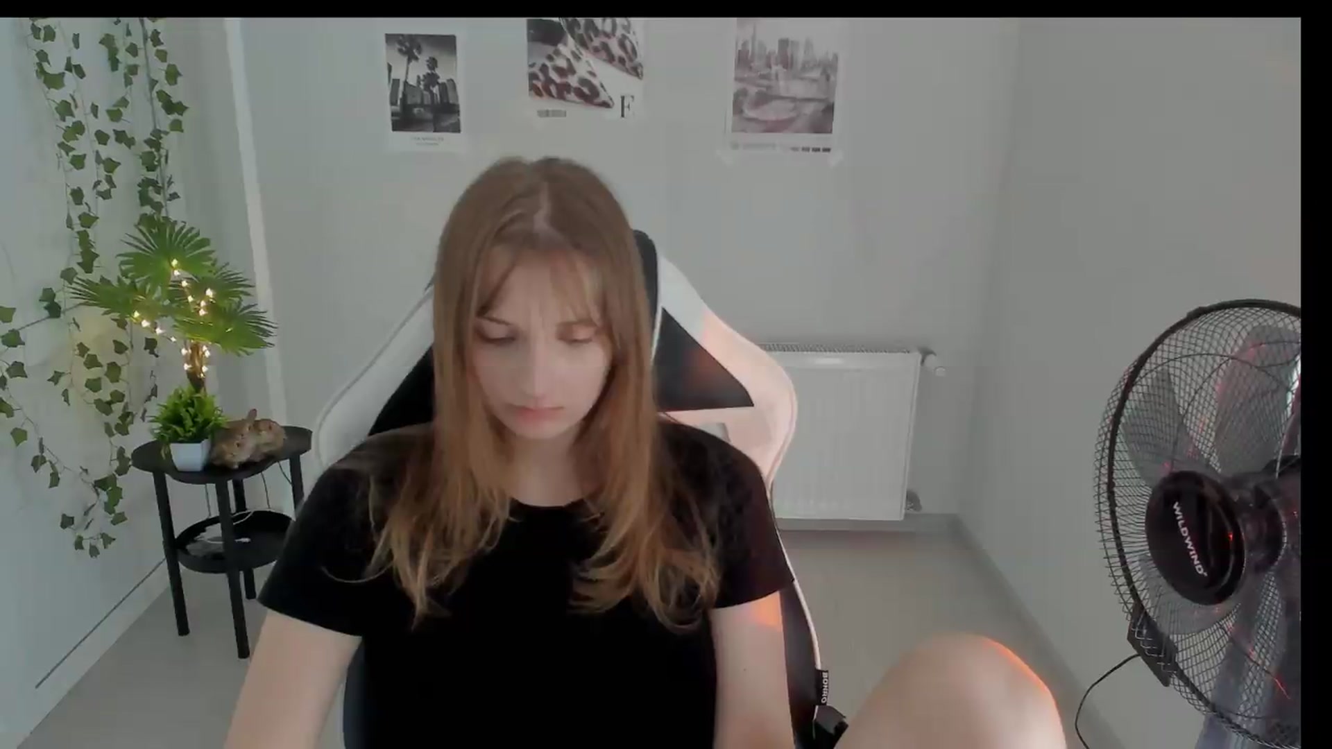 Gallery image thumbnail from Lissa_Stars's myfreecams stream on, 08/18/2026, 10:11 image 5 of 20