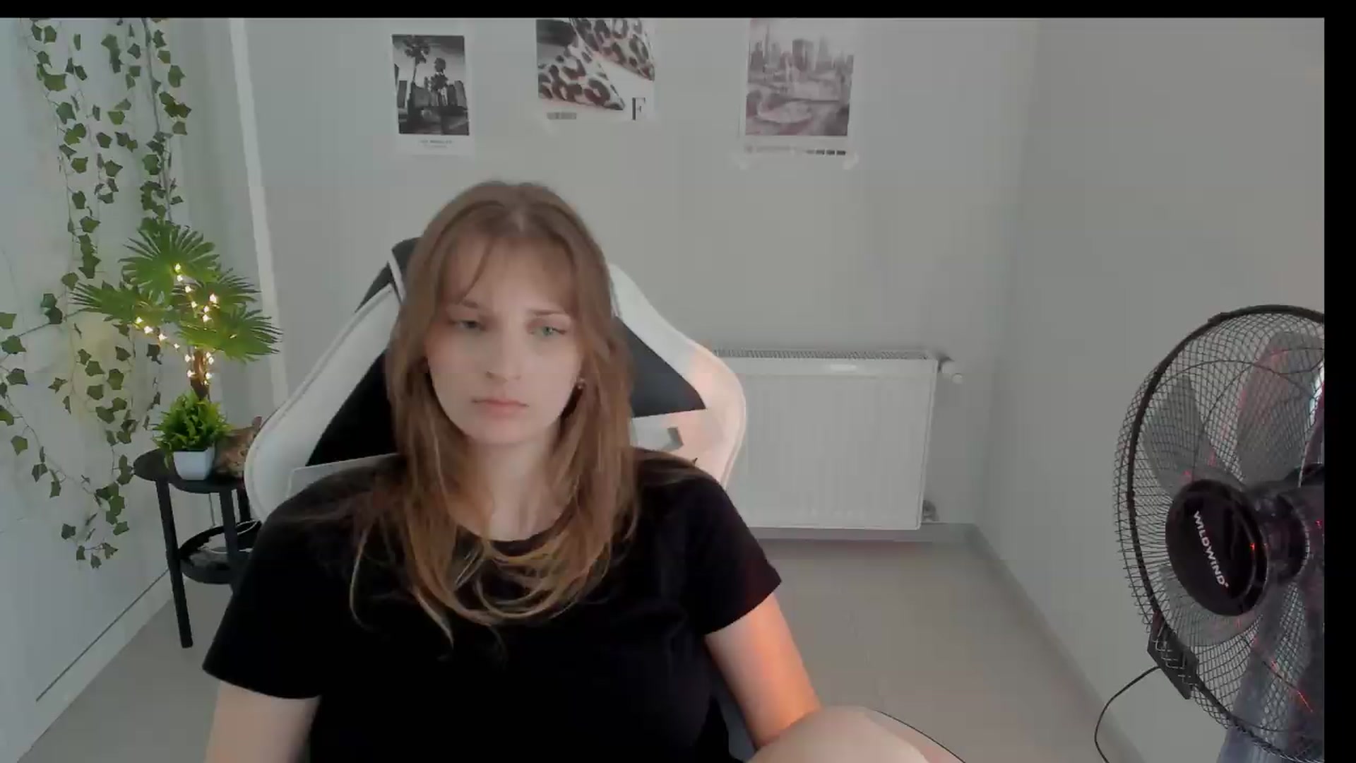 Gallery image thumbnail from Lissa_Stars's myfreecams stream on, 08/18/2026, 10:11 image 7 of 20