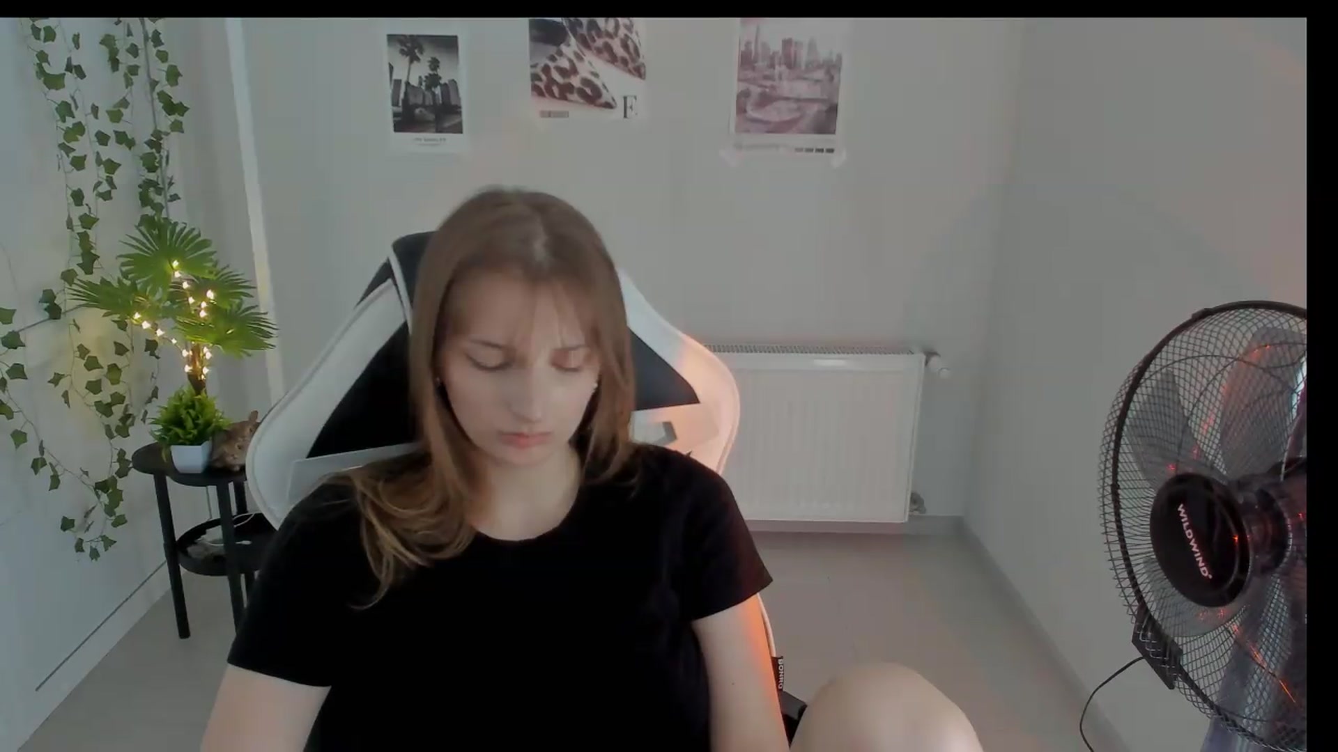 Gallery image thumbnail from Lissa_Stars's myfreecams stream on, 08/18/2026, 10:11 image 12 of 20