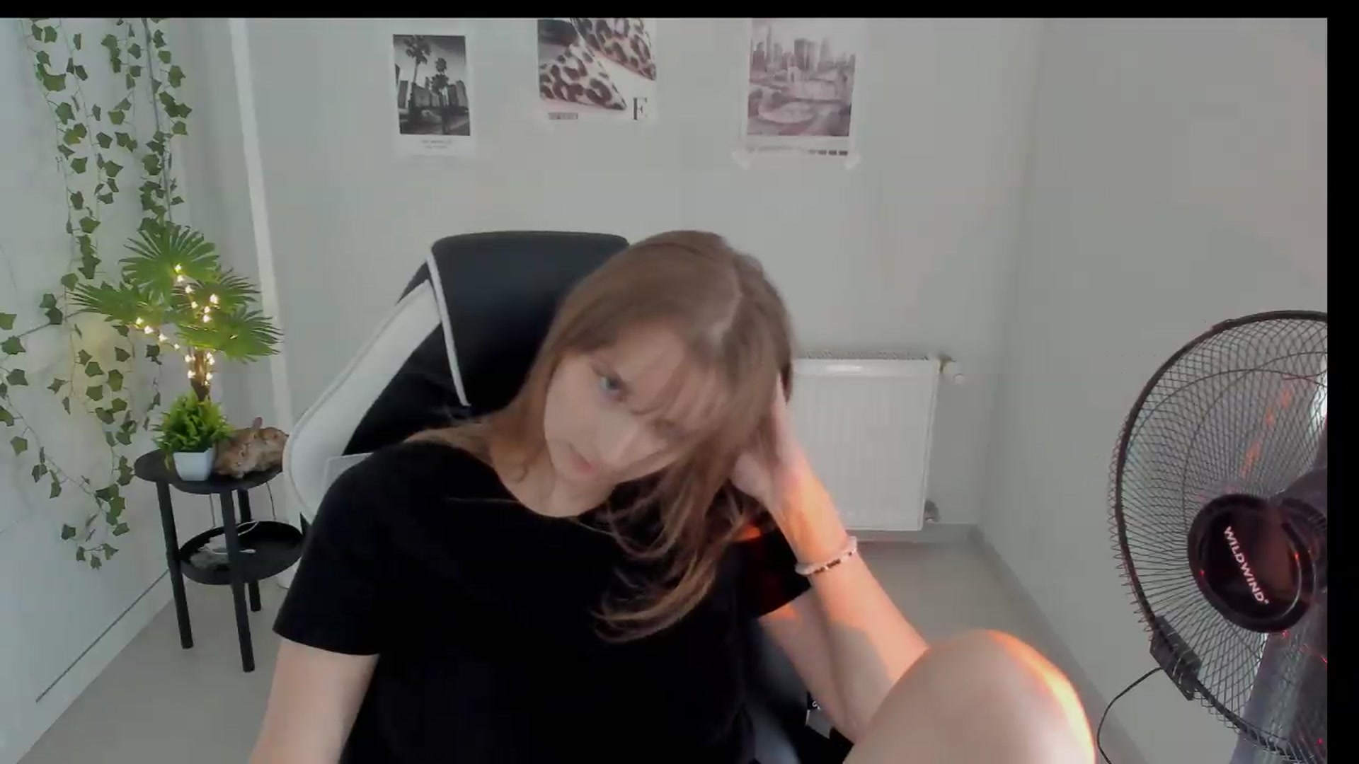 Gallery image thumbnail from Lissa_Stars's myfreecams stream on, 08/18/2026, 10:11 image 20 of 20