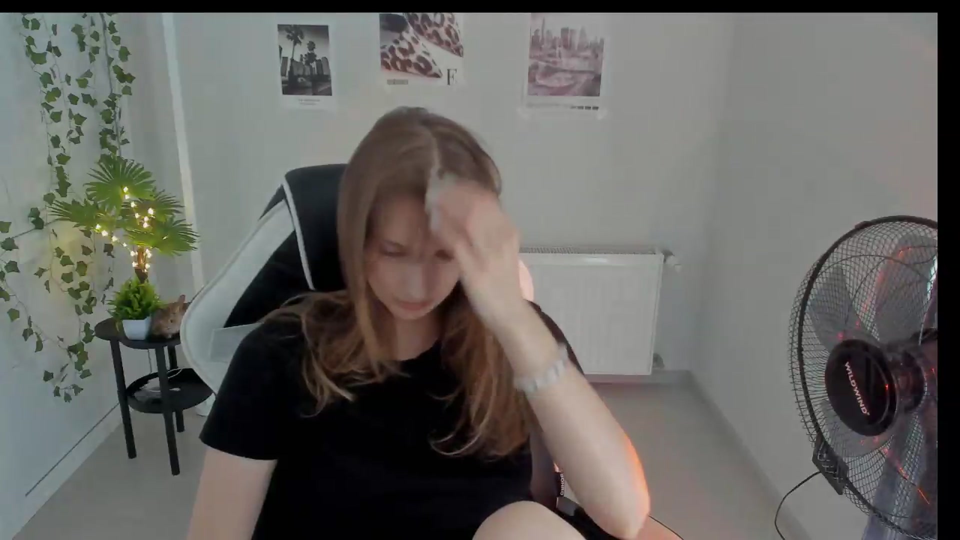 Gallery image thumbnail from Lissa_Stars's myfreecams stream on, 08/18/2026, 10:11 image 13 of 20