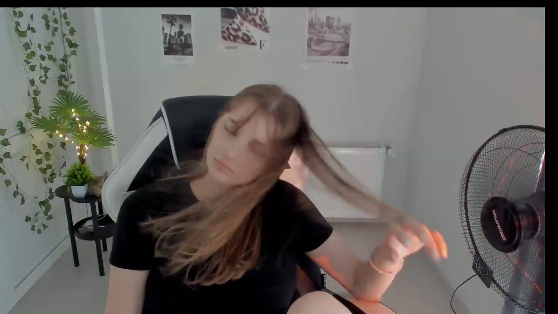 Gallery image thumbnail from Lissa_Stars's myfreecams stream on, 08/18/2026, 10:11 image 19 of 20