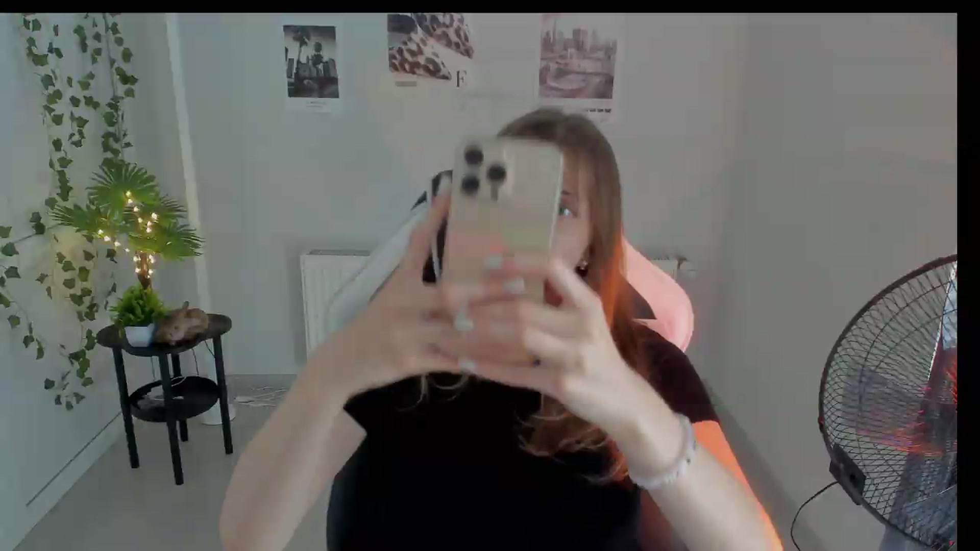 Gallery image thumbnail from Lissa_Stars's myfreecams stream on, 08/18/2026, 10:11 image 2 of 20