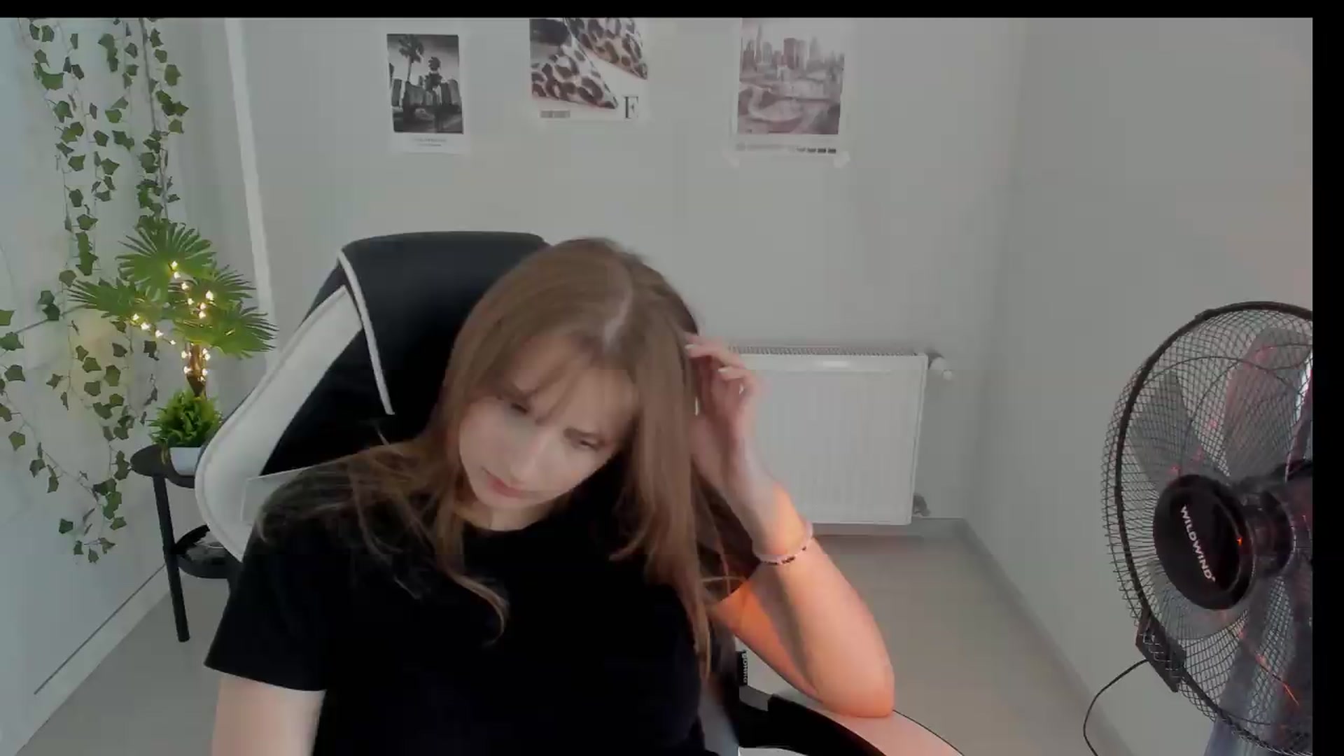 Gallery image thumbnail from Lissa_Stars's myfreecams stream on, 08/18/2026, 10:11 image 9 of 20