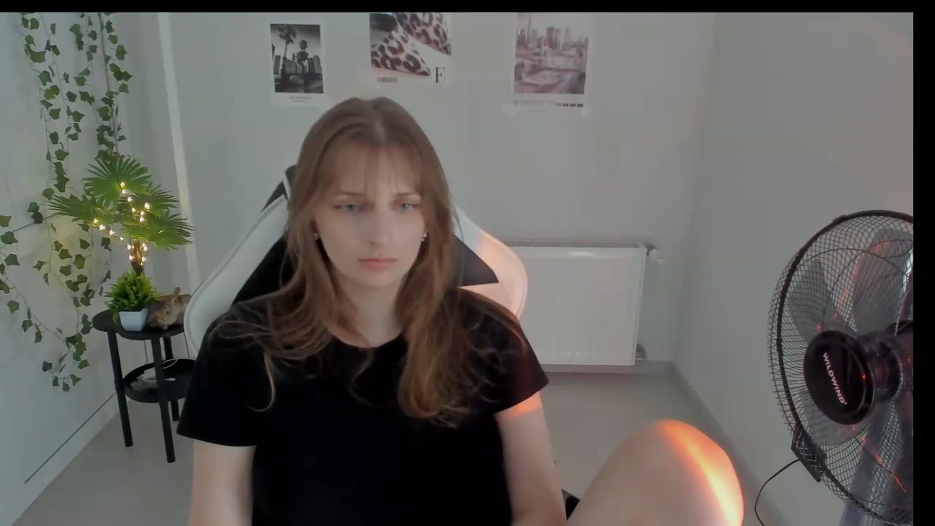 Gallery image thumbnail from Lissa_Stars's myfreecams stream on, 08/18/2026, 10:11 image 17 of 20